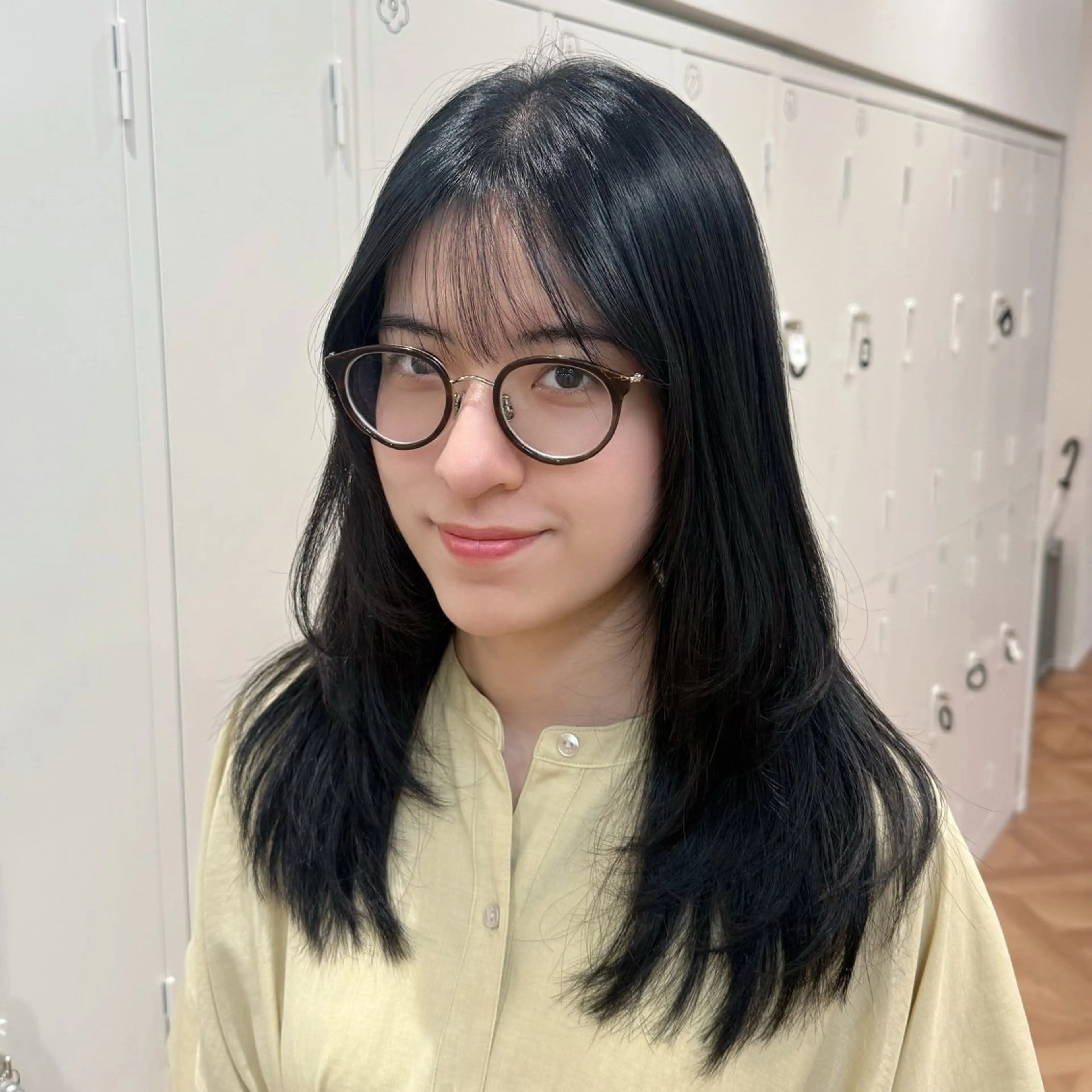 セミロング カラー ヘアアレンジ キヨミ 韓国レイヤーカットのヘアスタイル