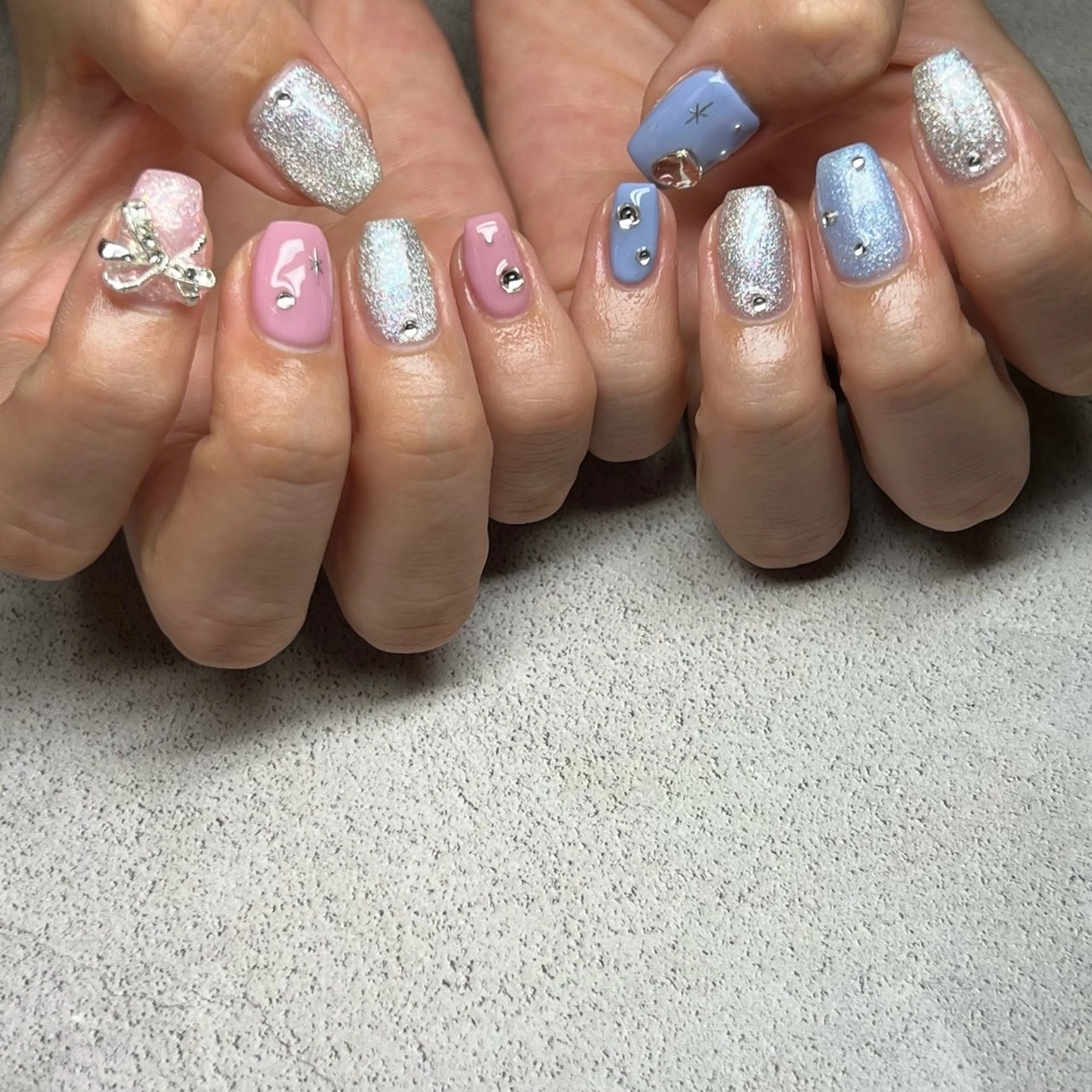 ネイル ラメ(グリッター) ハンドネイル 𝐫𝐚𝐢 𝐧𝐚𝐢𝐥のネイルデザイン