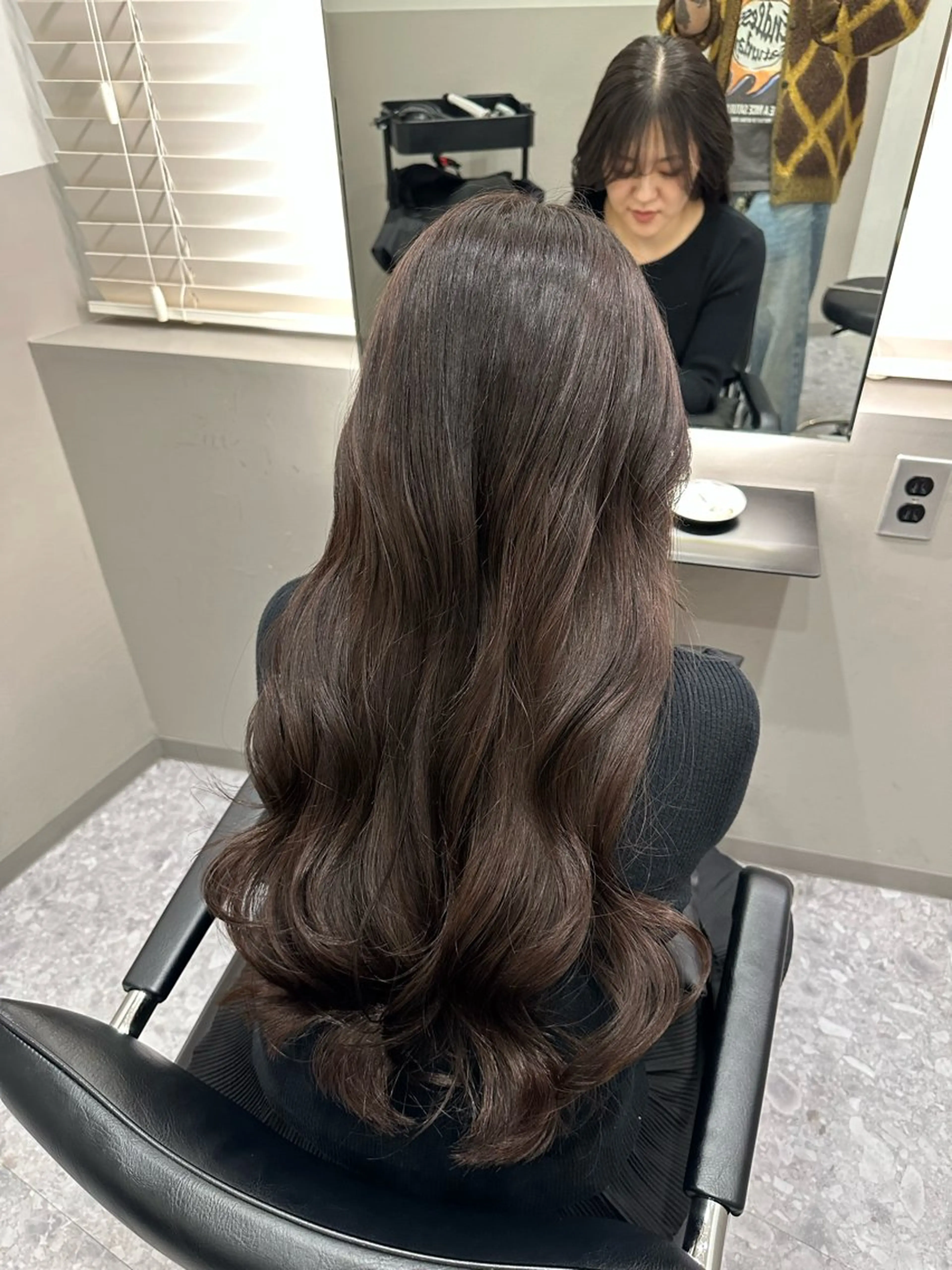 ロング 韓国レイヤー透明感 カラーヨウスケのヘアスタイル