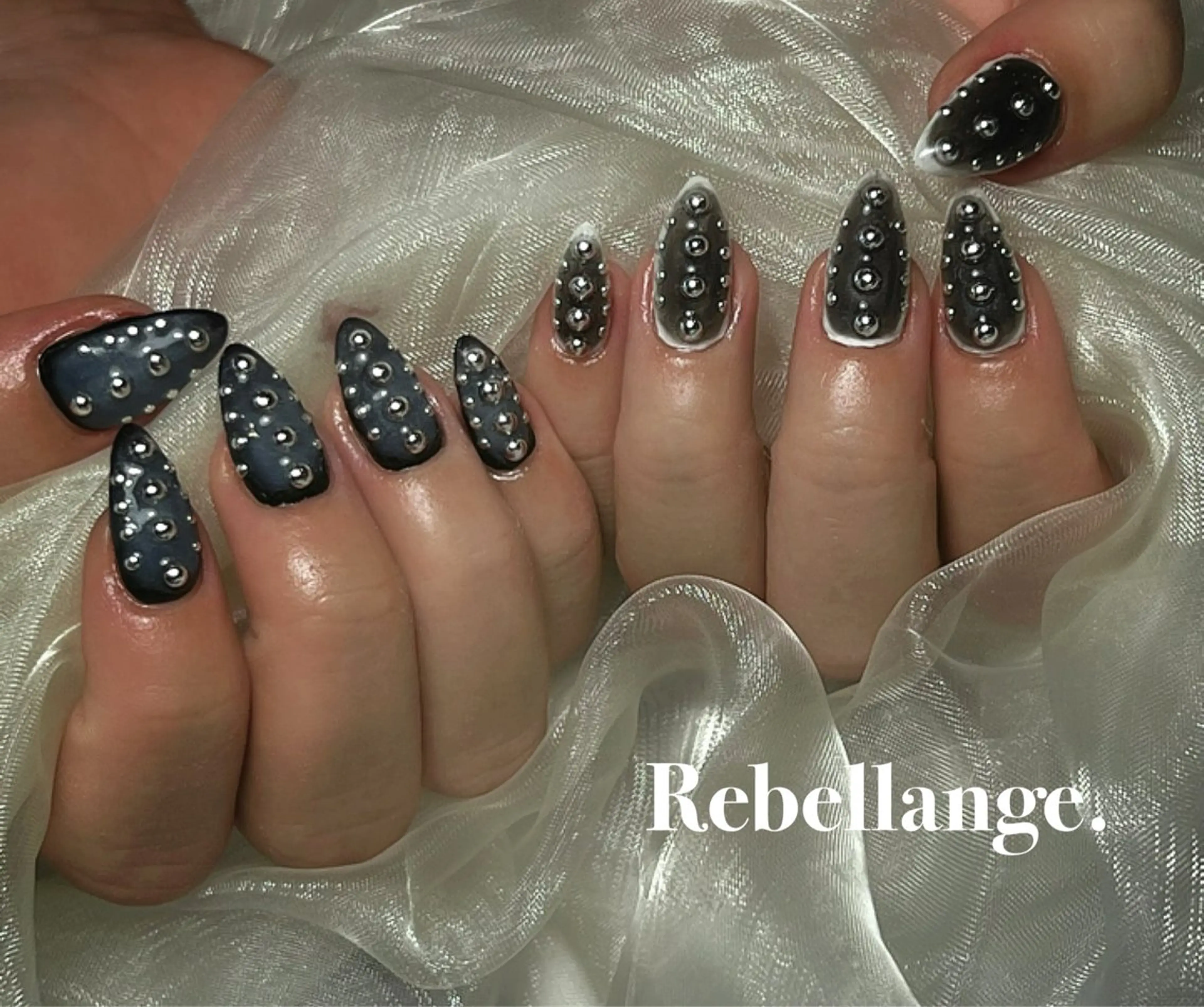 ネイル ハンドネイル Rebellange n.のネイルデザイン