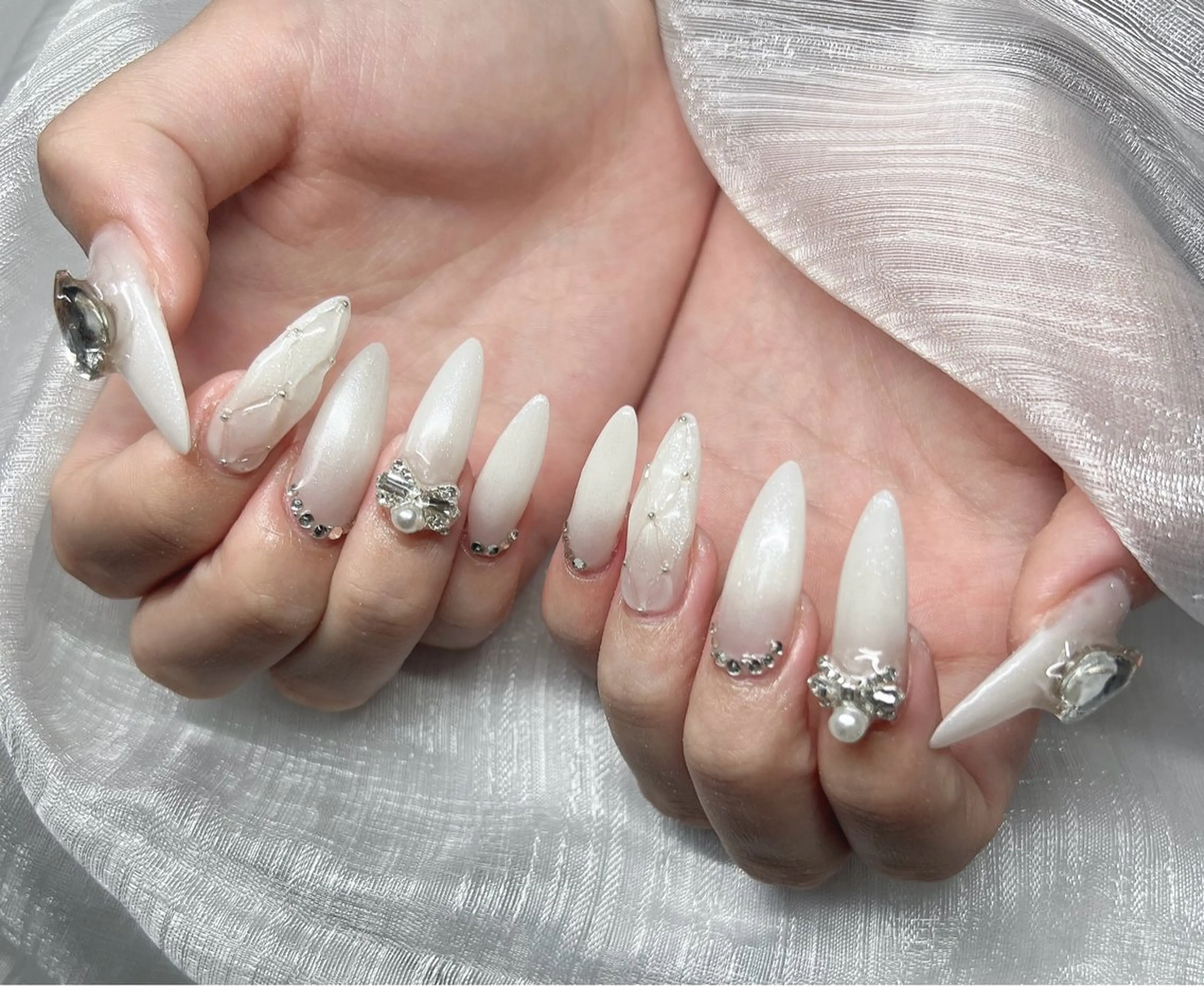 ネイル 長さ出し グラデーション 卒業式 キラキラネイル マグネットネイル ハンドネイル Lee Nailsのネイルデザイン