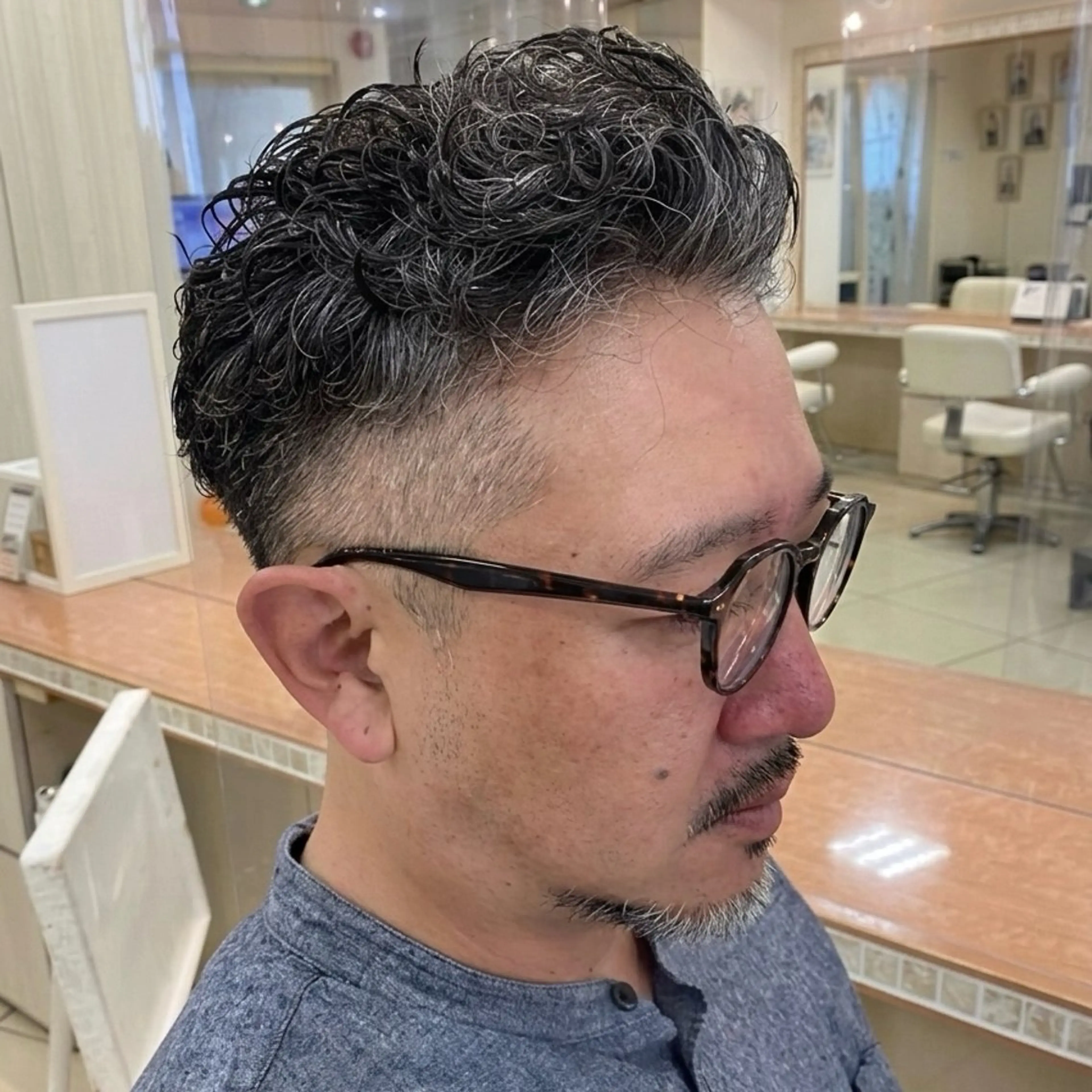 ショート パーマ メンズ カット パーマ 具志 真理子のヘアスタイル