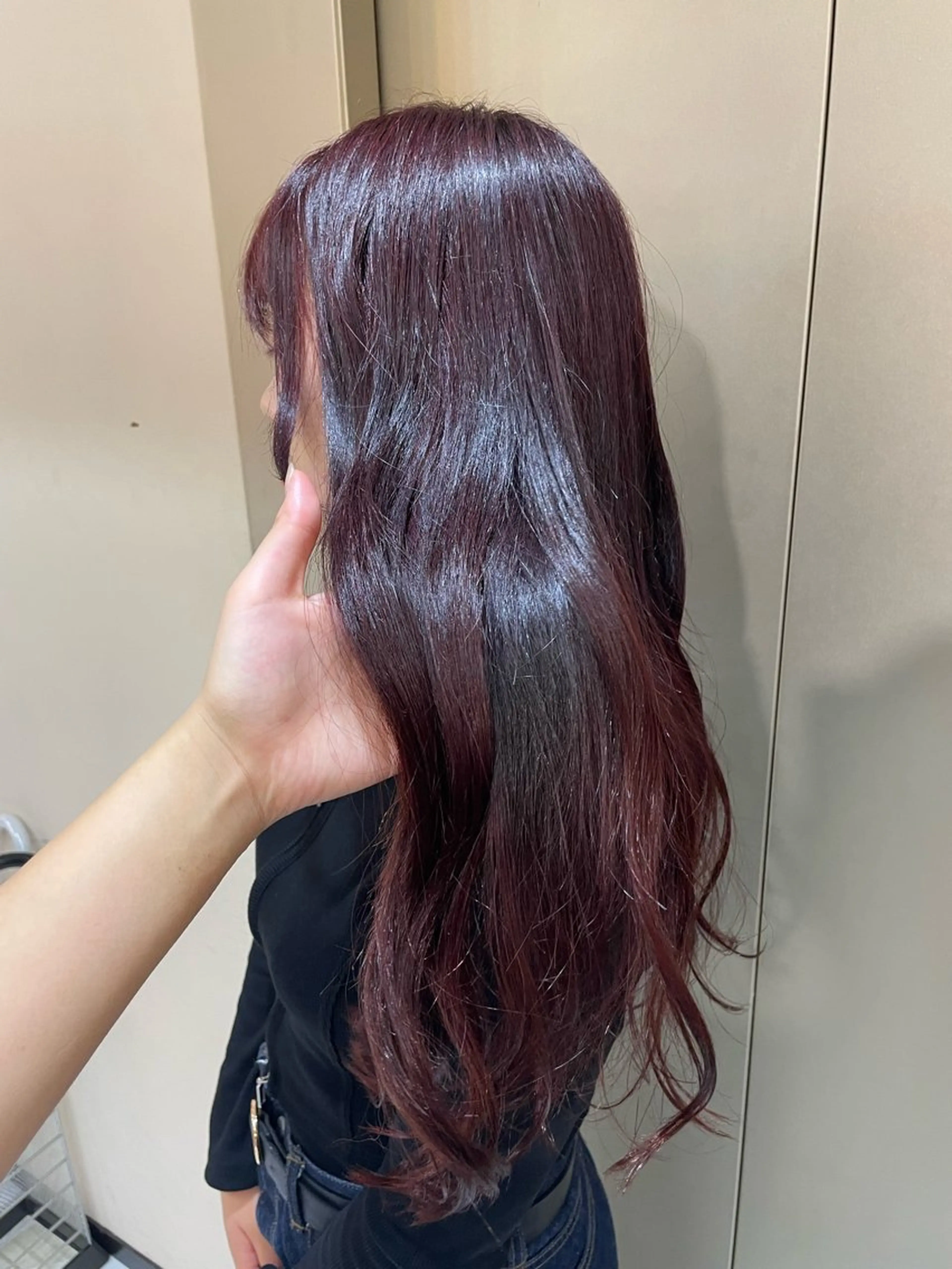 ロング 久我 彩音のヘアスタイル