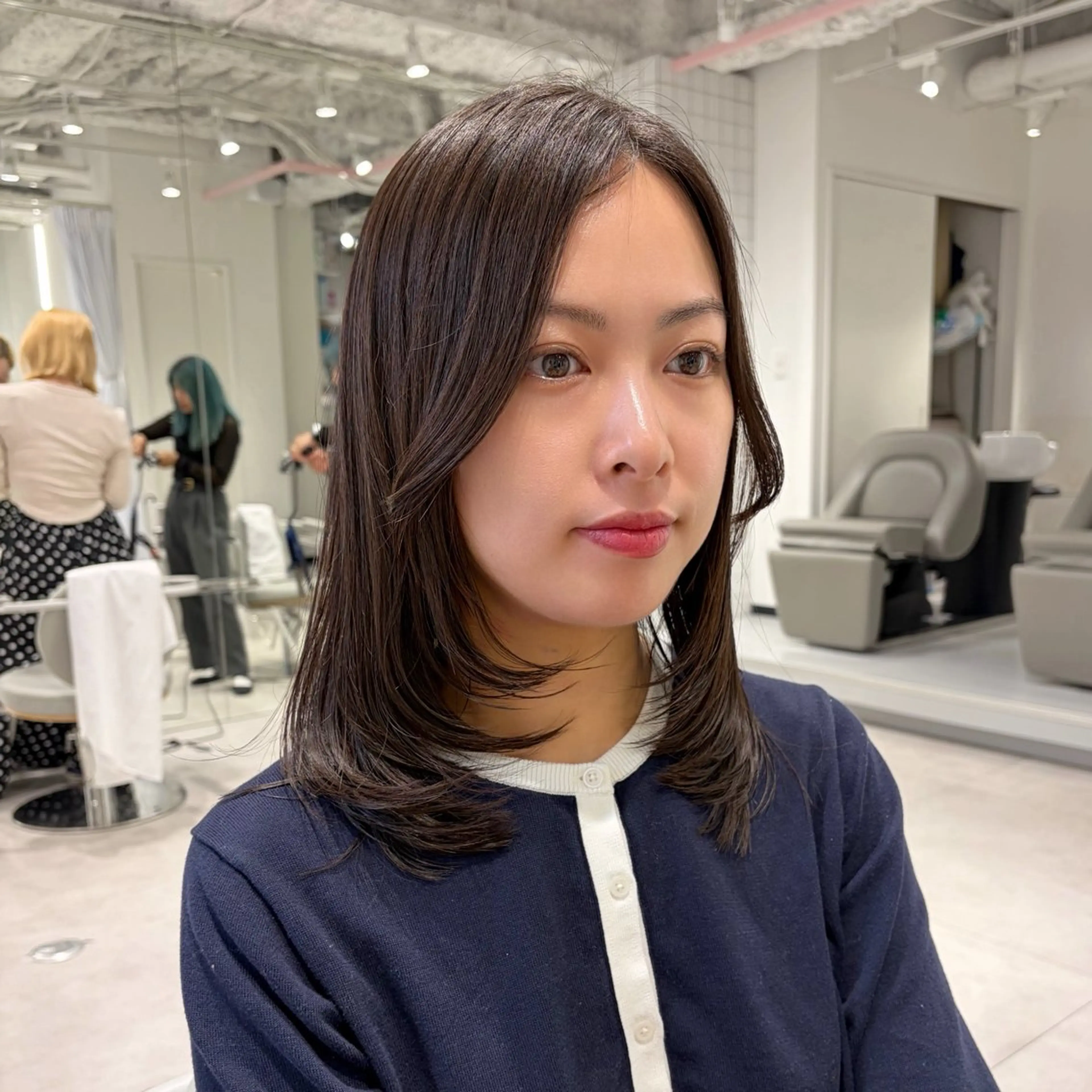 ミディアム ミディアムレイヤー レイヤーカット レイヤー♡ 石川優奈のヘアスタイル