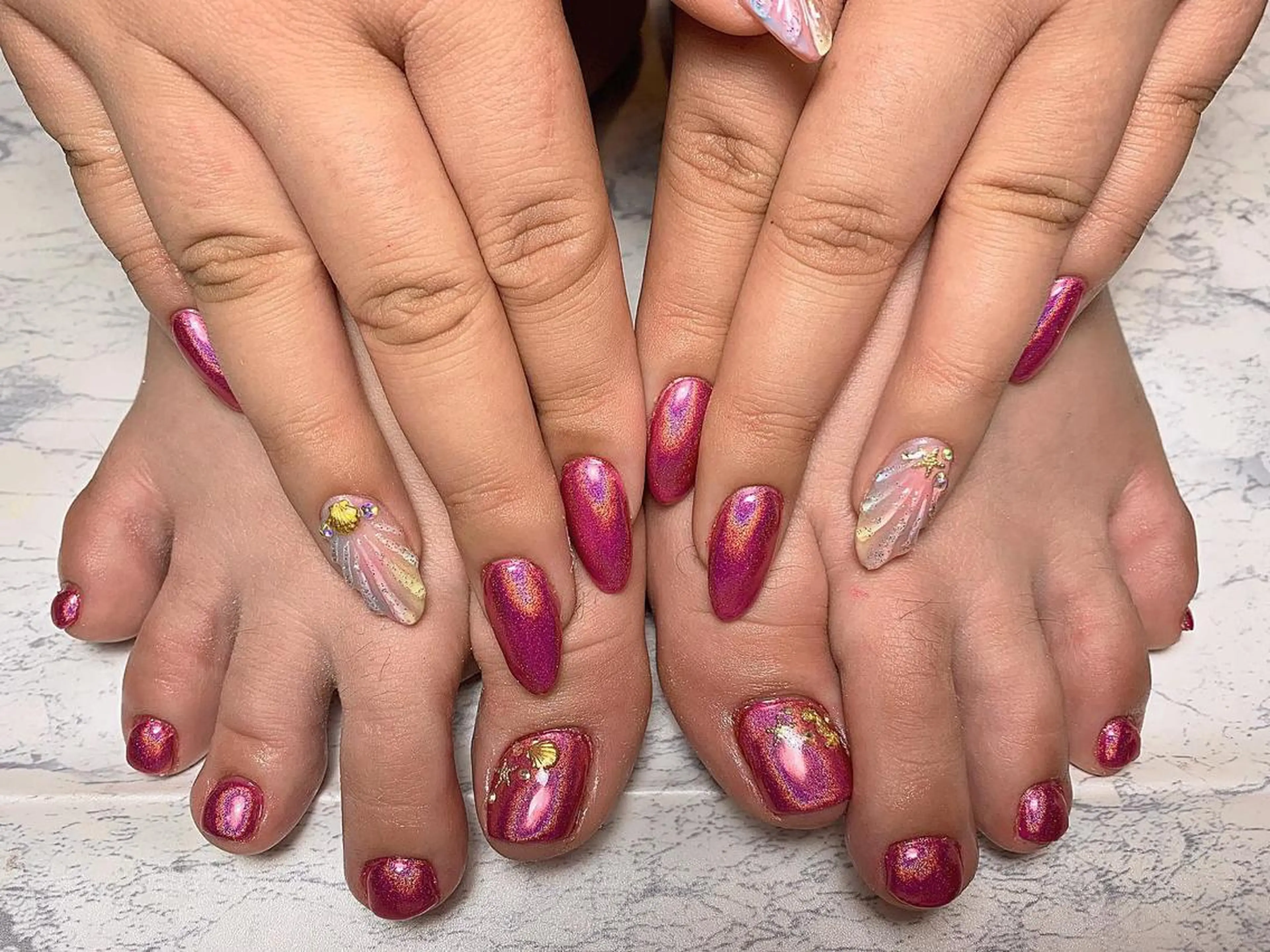 ネイル 菅野 愛花のネイルデザイン