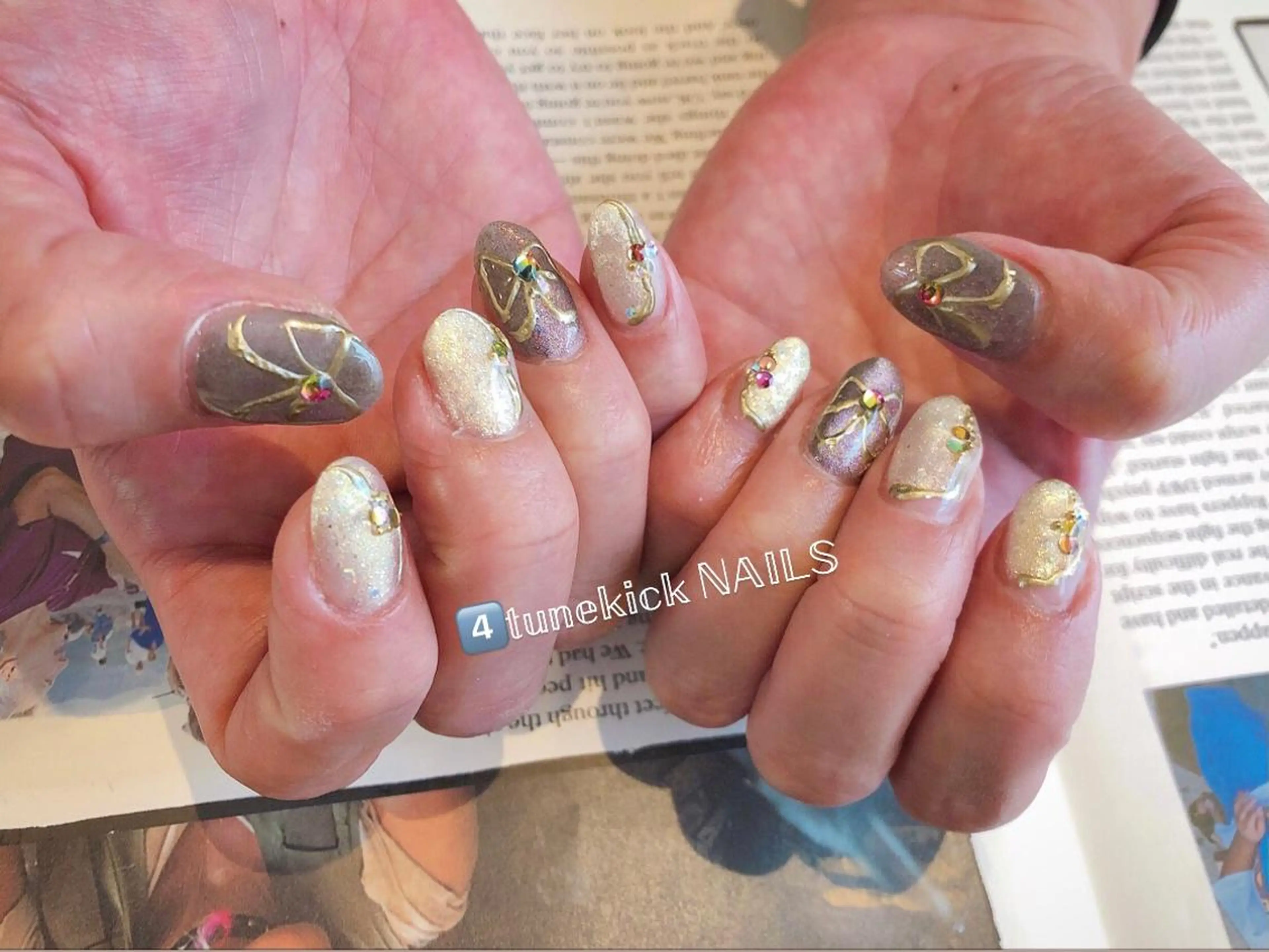 ネイル リボン 4tunekick NAILS(フォーチュンキックネイルズ)所属・星野 淳子のネイルデザイン