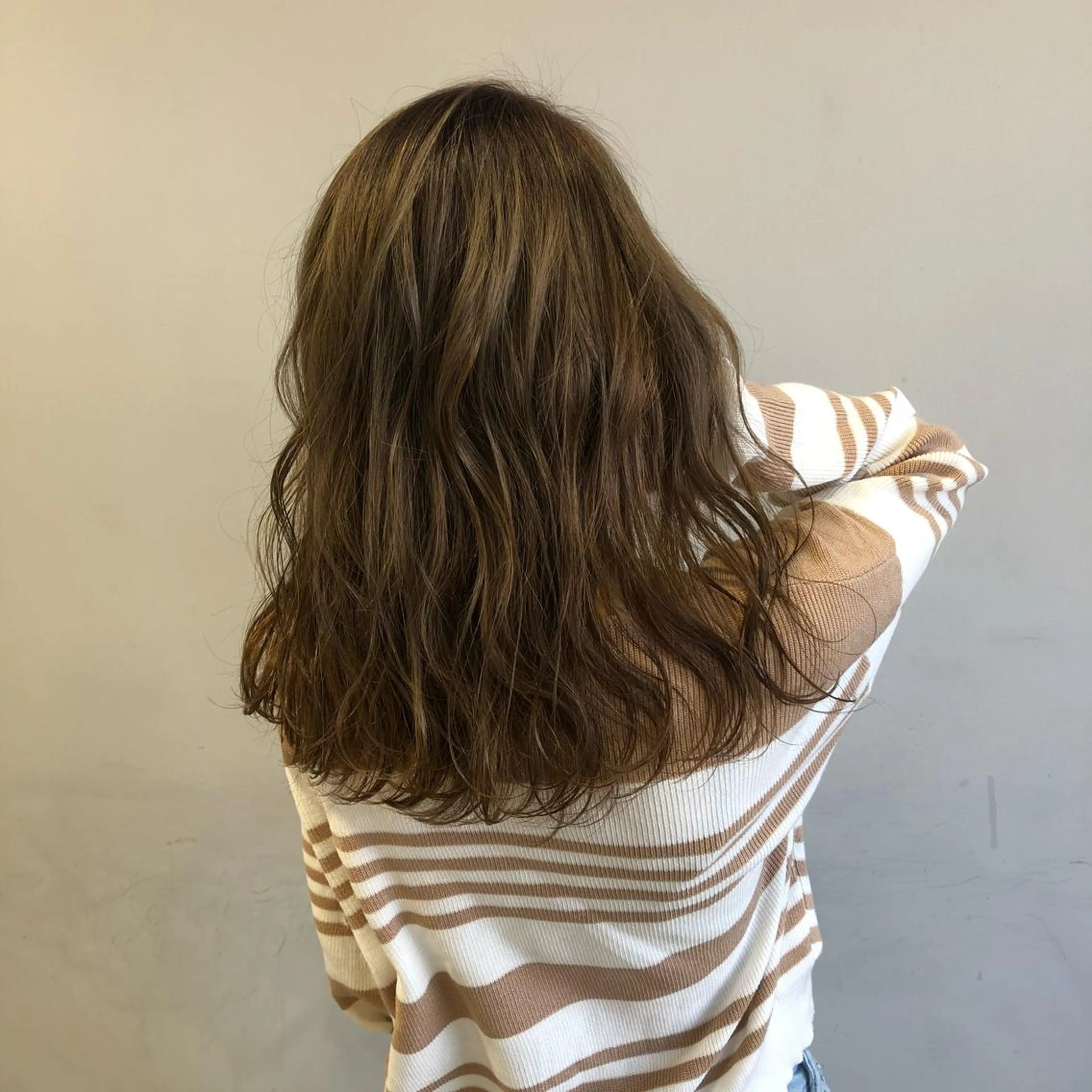 ミディアム 岩瀬 翔太のヘアスタイル