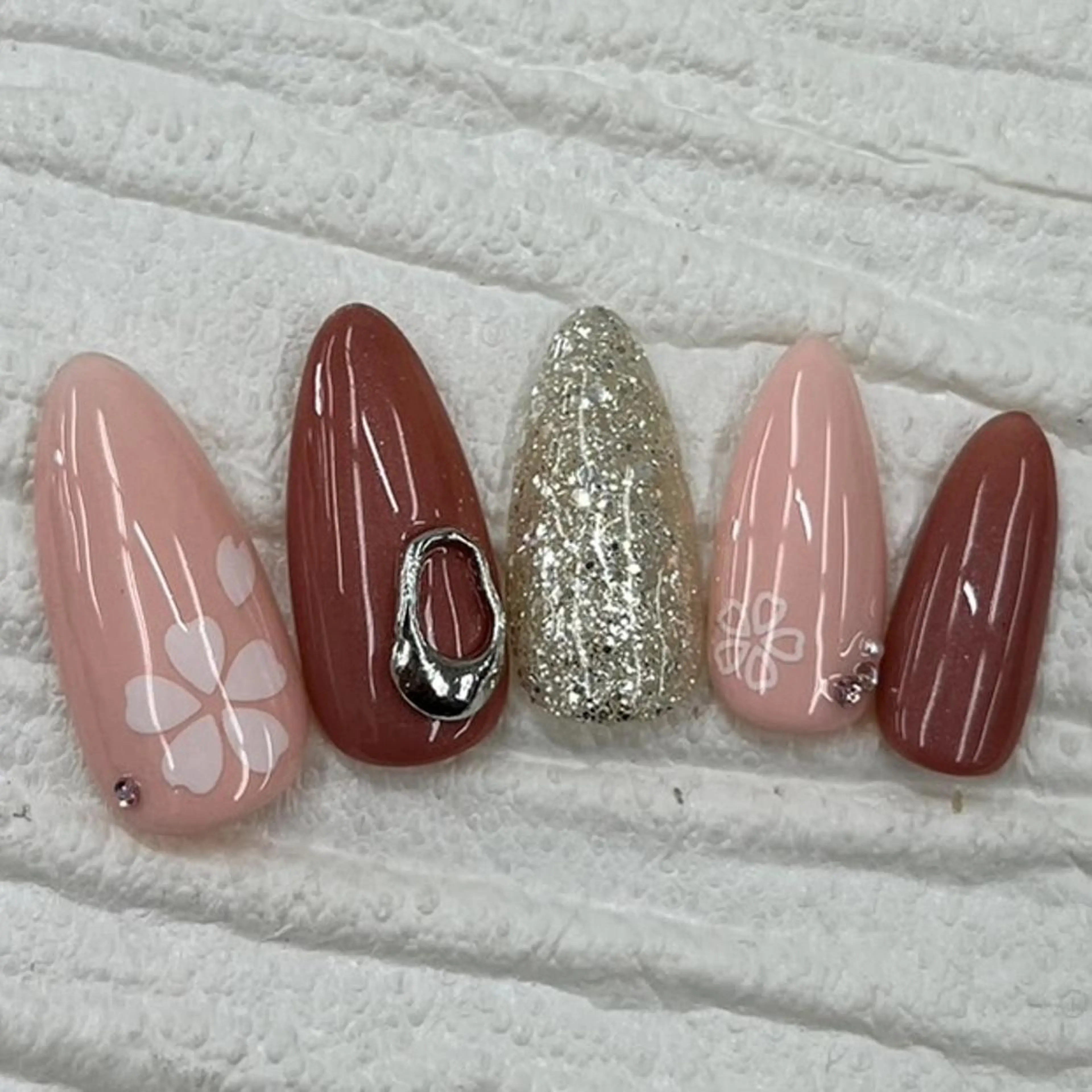 ネイル Nail salon Honey Beeのネイルデザイン