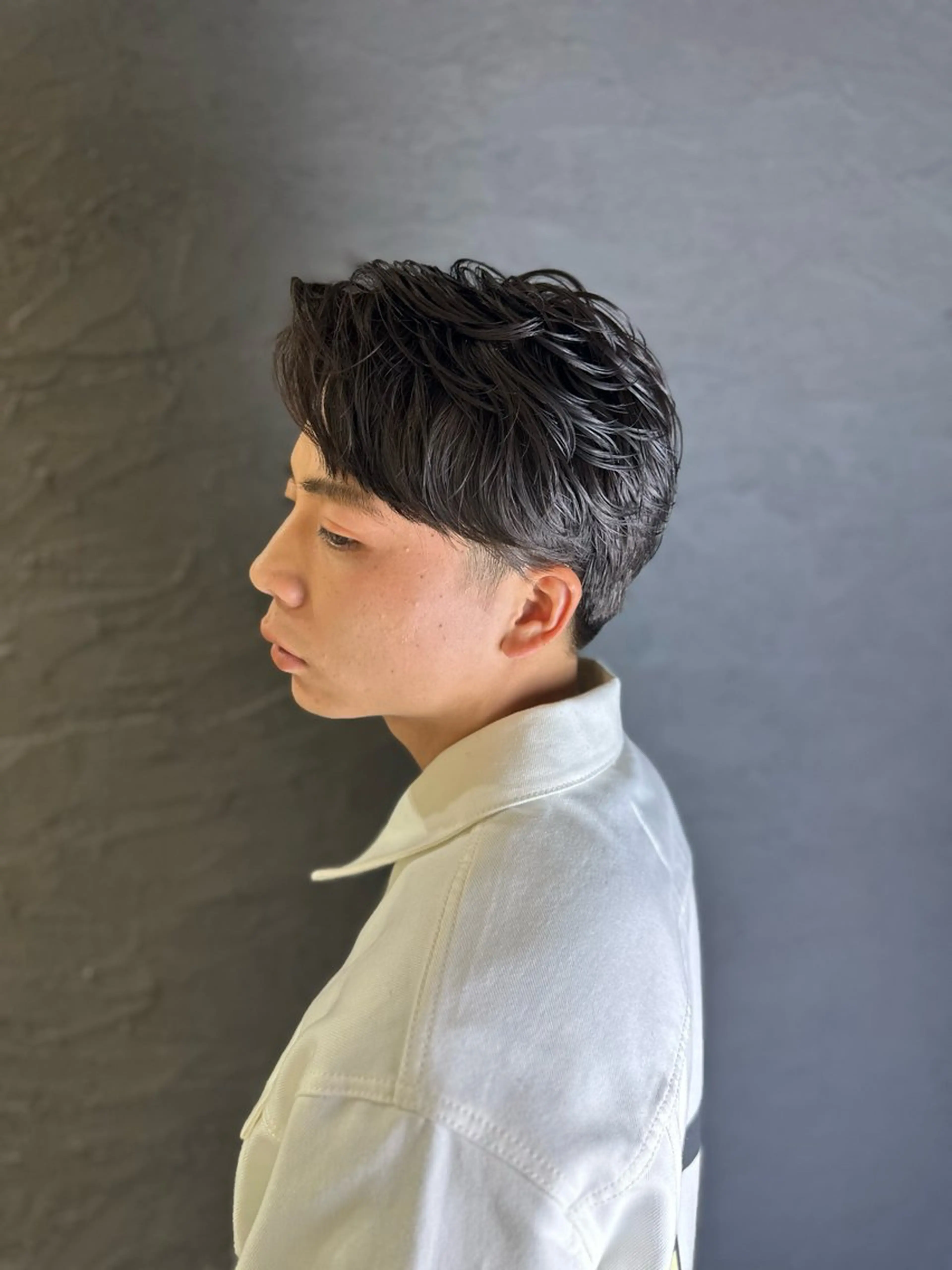 ショート パーマ メンズ ダウンパーマ フェードカット メンズ韓国風 マッシュ メンズパーマ カット 中嶋 紘夢のヘアスタイル