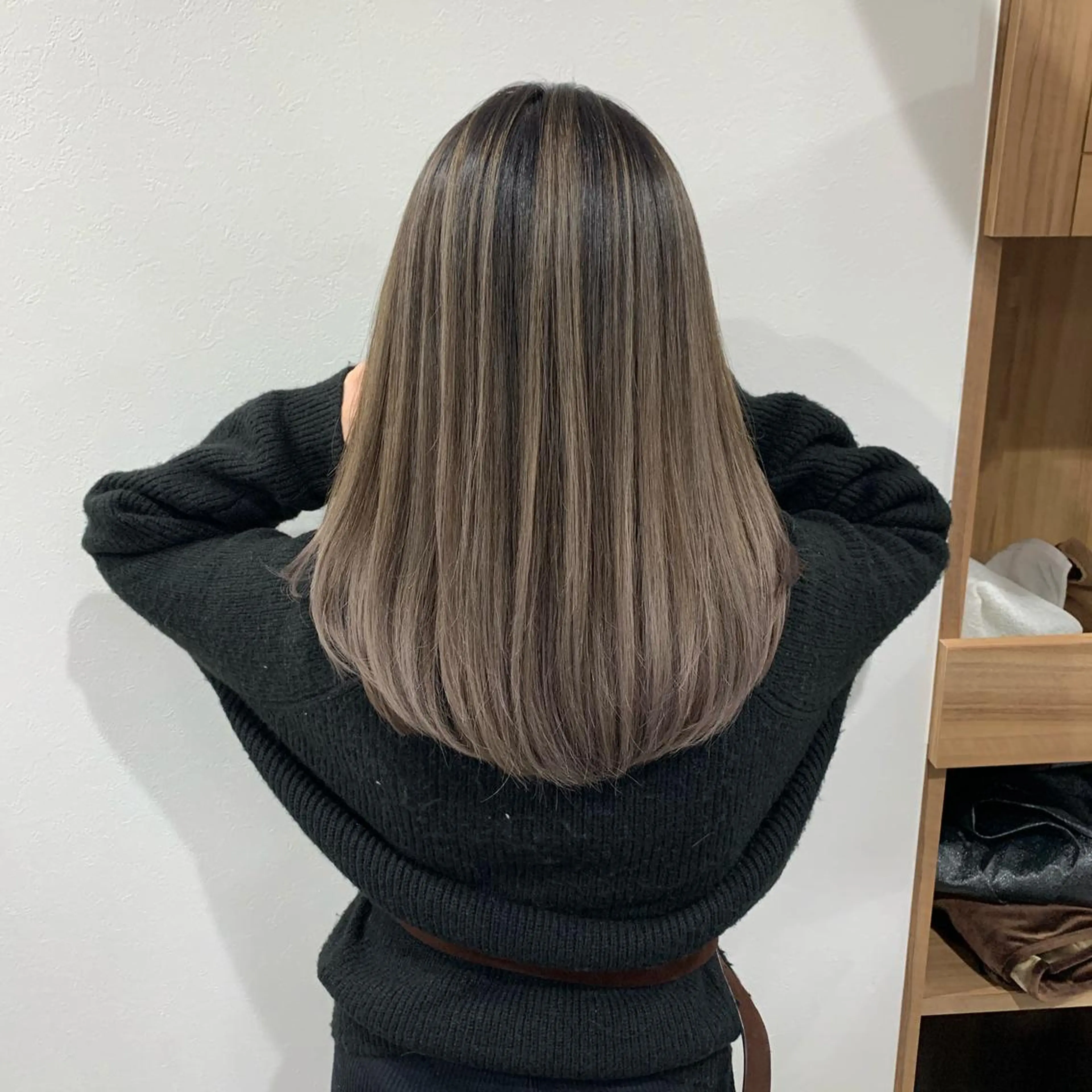 ミディアム patou 烏丸所属・レイヤーカット 早崎太生のヘアスタイル