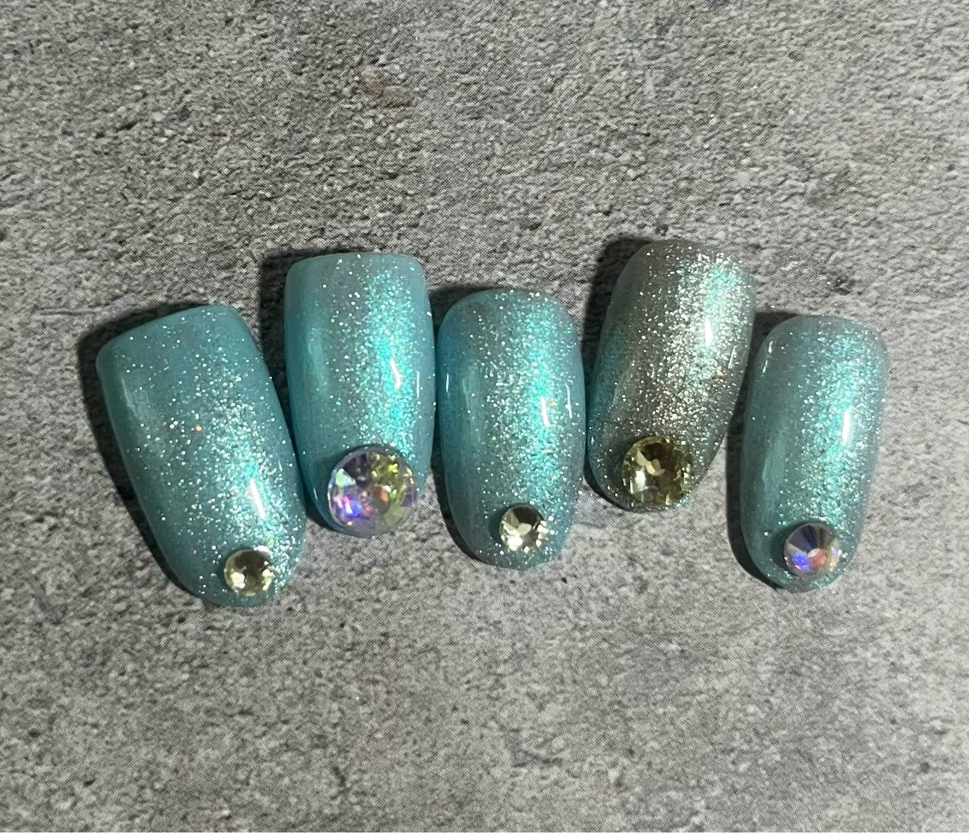 ショート 2DY NAIL SALONのネイルデザイン