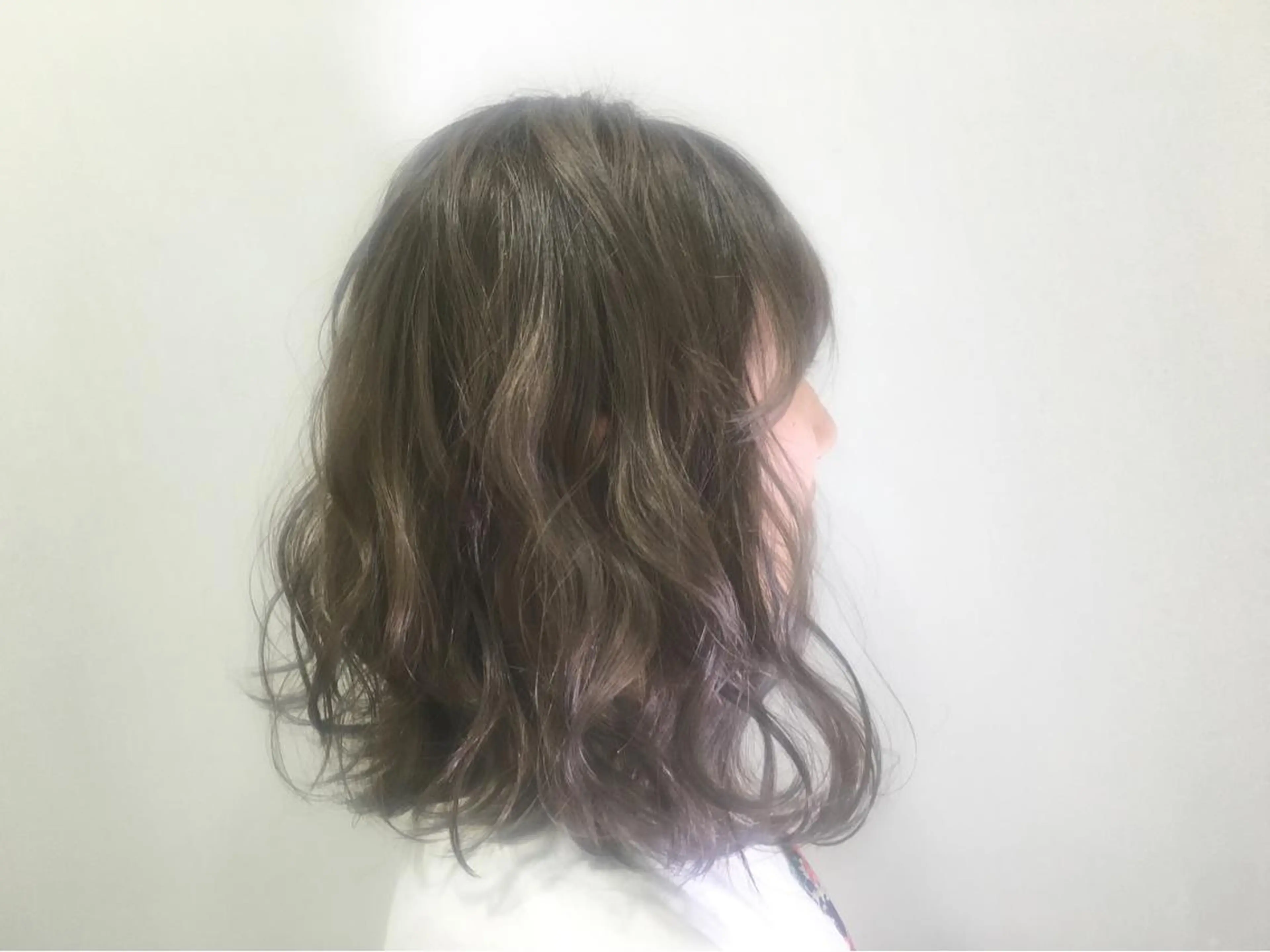 カラー アッシュ アッシュグレー アッシュグレージュ グレージュ 早川 真幸のヘアスタイル