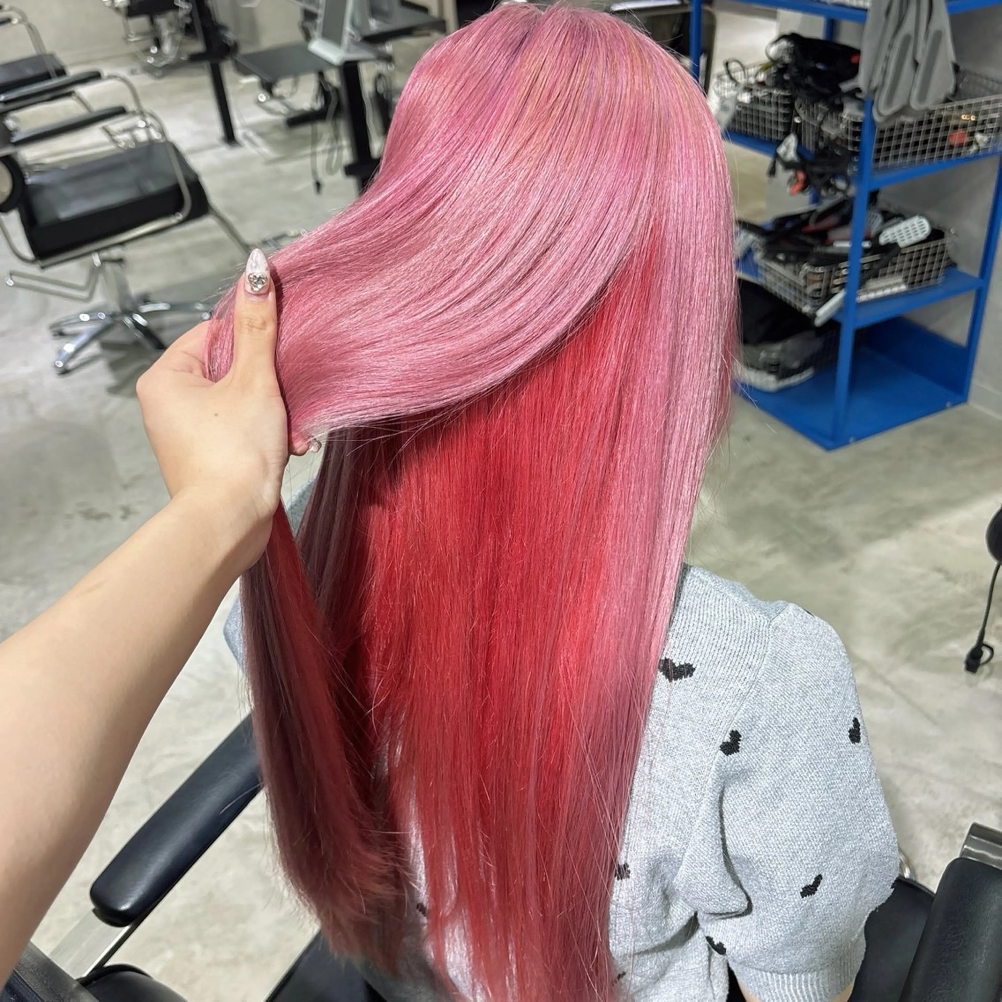 ロング カラー ★デザインカラー ハイトーン ももか★のヘアスタイル