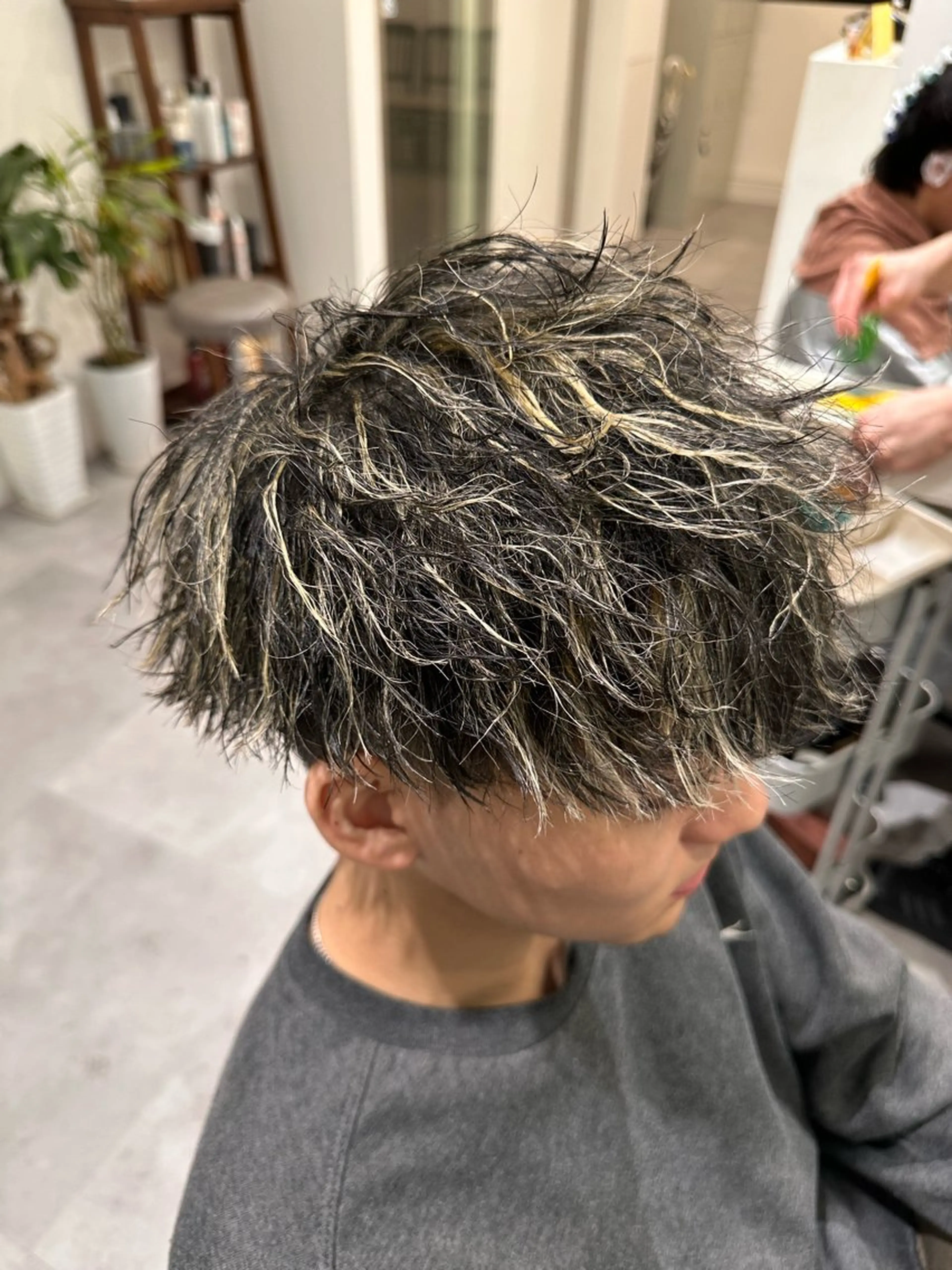 ショート カラー パーマ ヘアアレンジ メンズ カット ヘアカラー パーマ トリートメント メンズNo.1美容師 Coshoのヘアスタイル