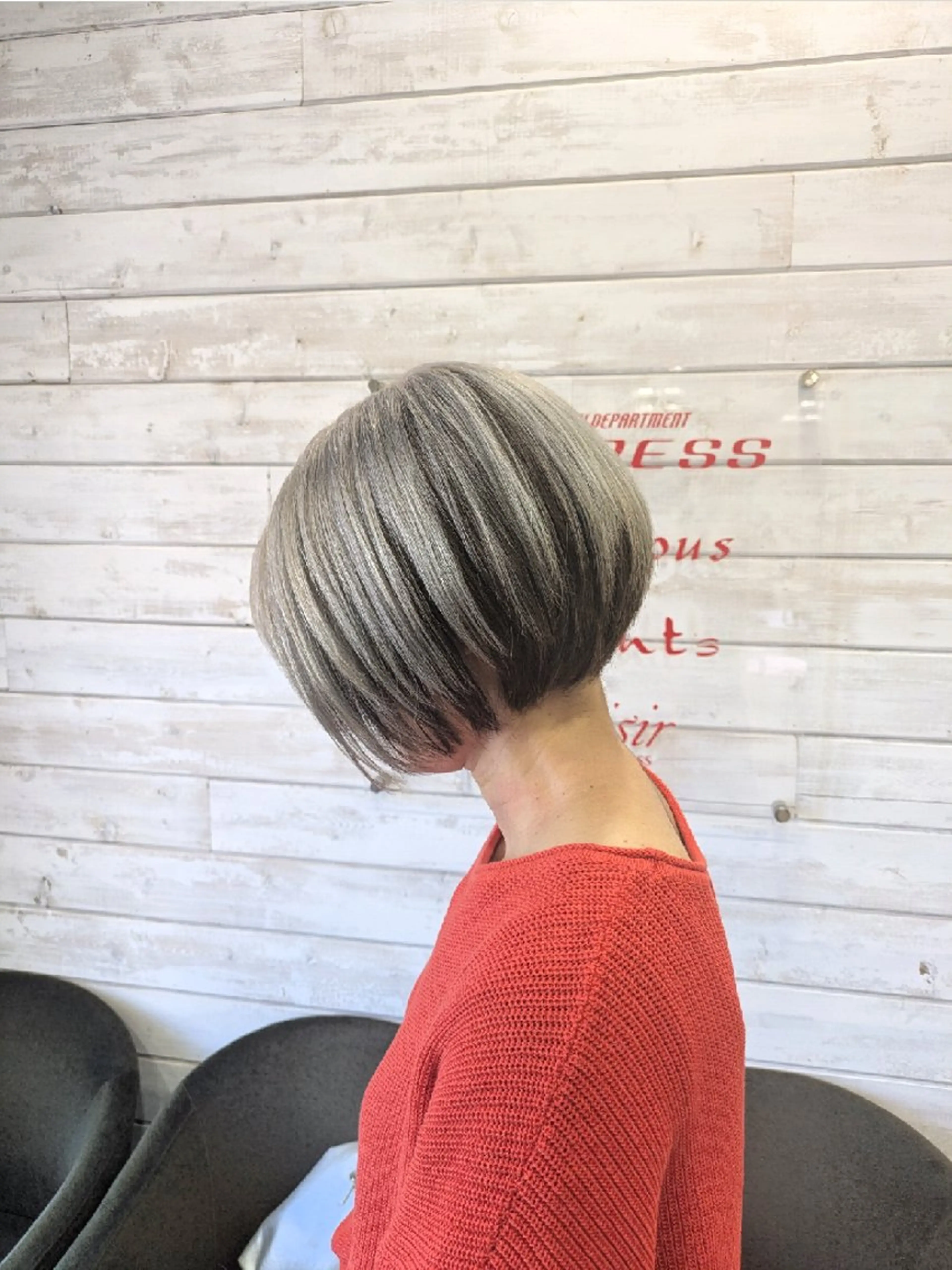 ショート Yoko ブリーチカラーのヘアスタイル