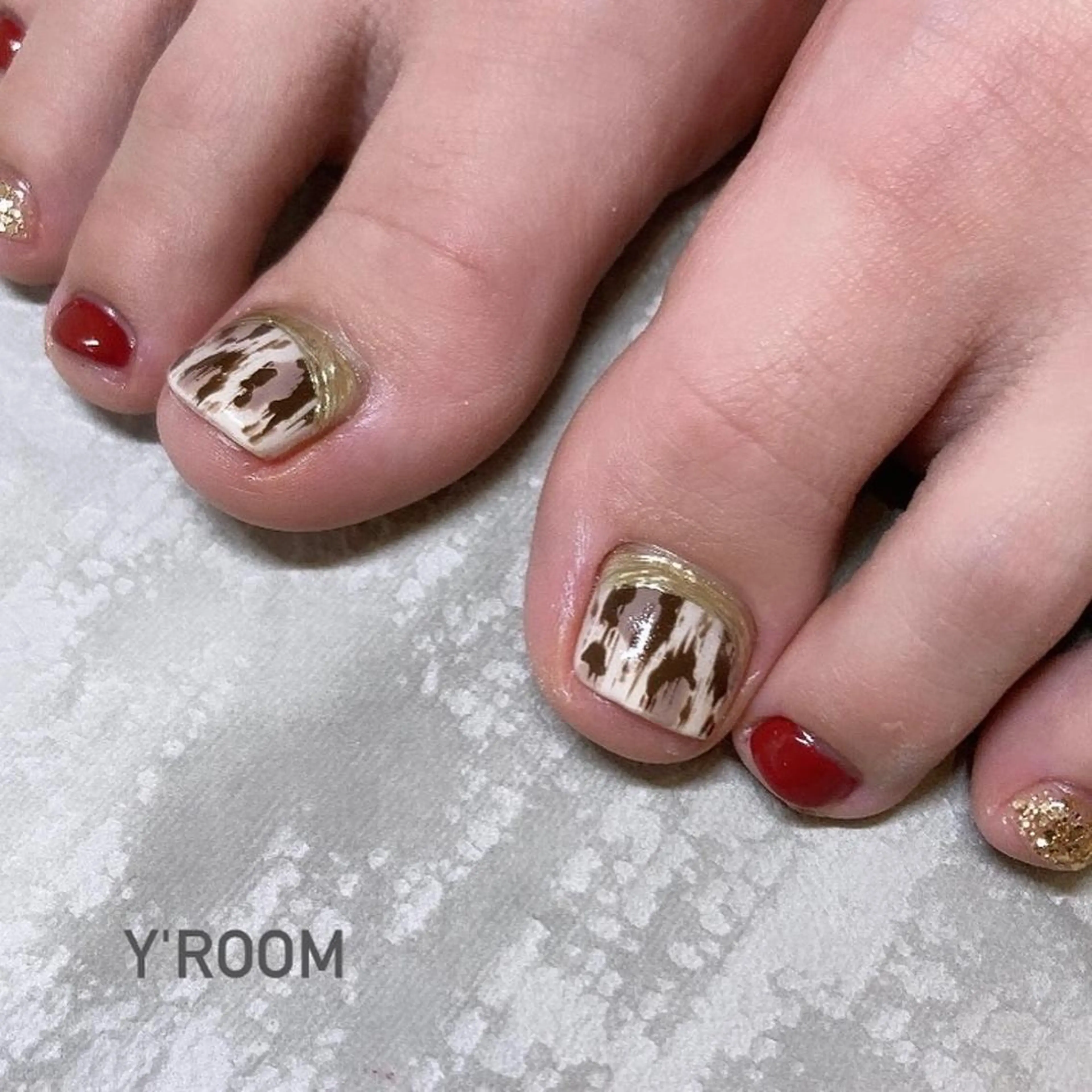 ネイル オーロラネイル フラッシュネイル フットネイル ジェルネイル 氷ネイル・うるうるネイル YUKA （ネイリスト）のネイルデザイン