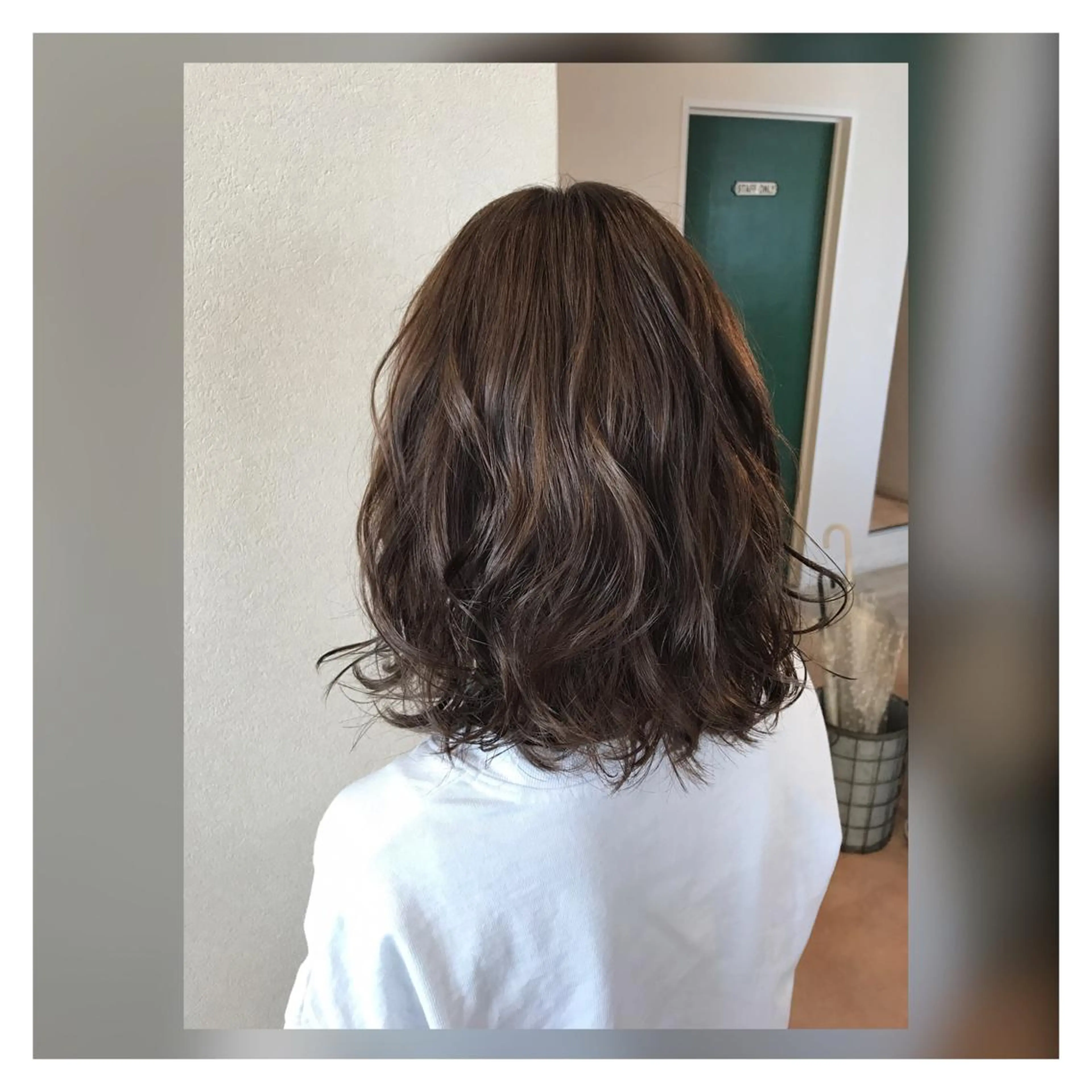 セミロング カラー ベージュカラー 岡本 智次のヘアスタイル