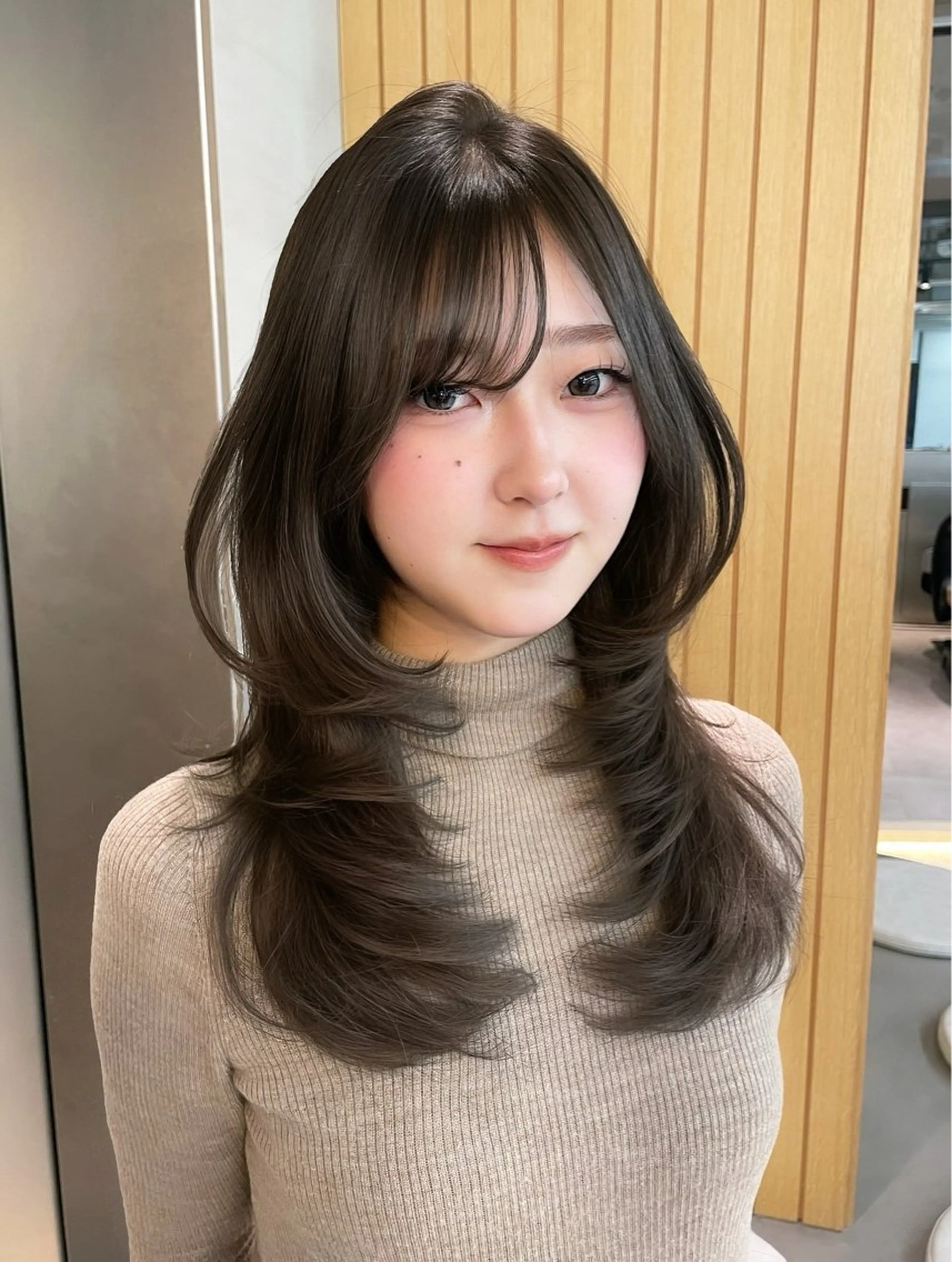 セミロング 韓国ヘア/レイヤー Londエレンのヘアスタイル