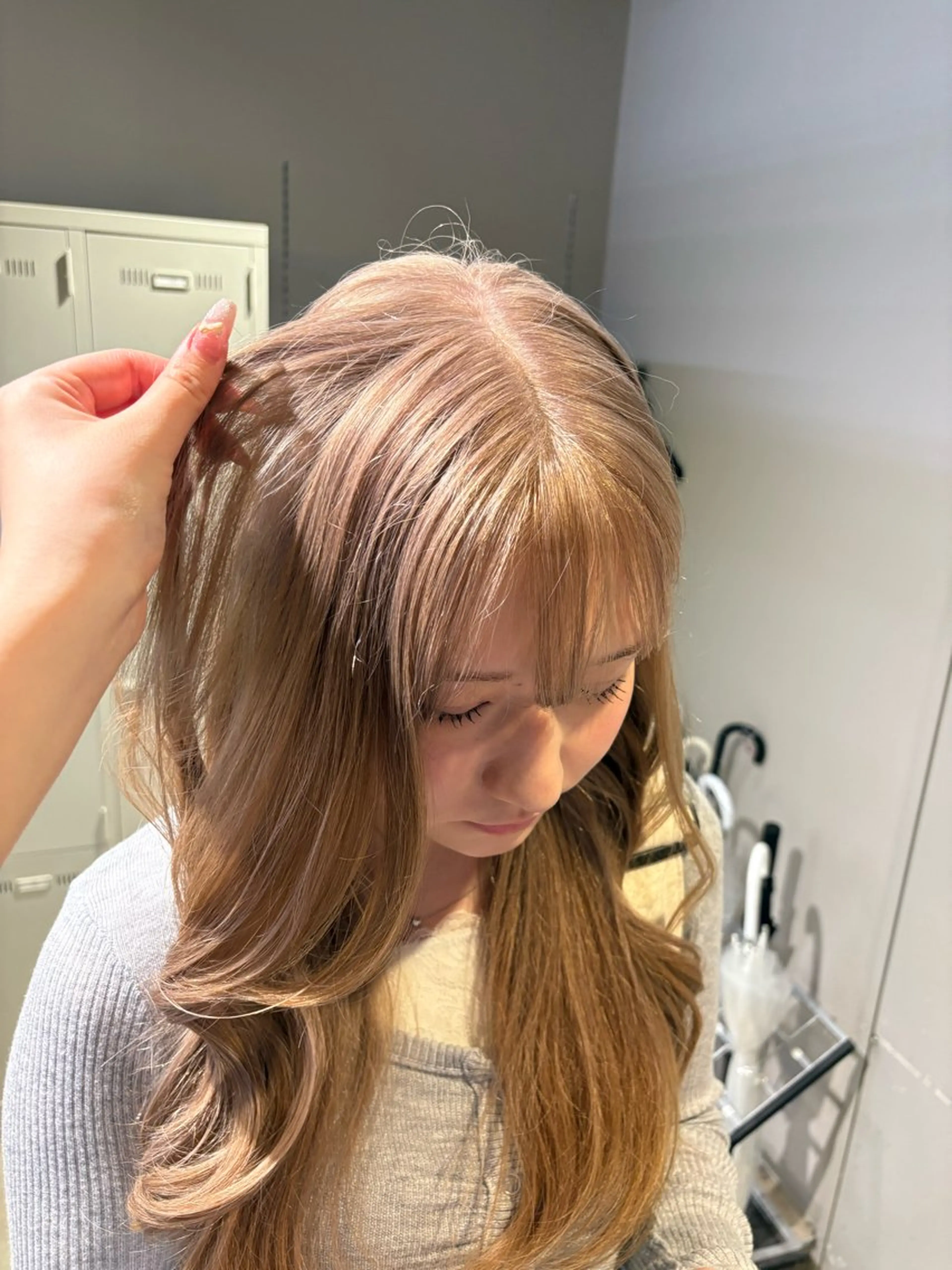 カラー ヘアカラー トリートメント 透明感ベージュ🤎 ナチュラルレイヤーのヘアスタイル