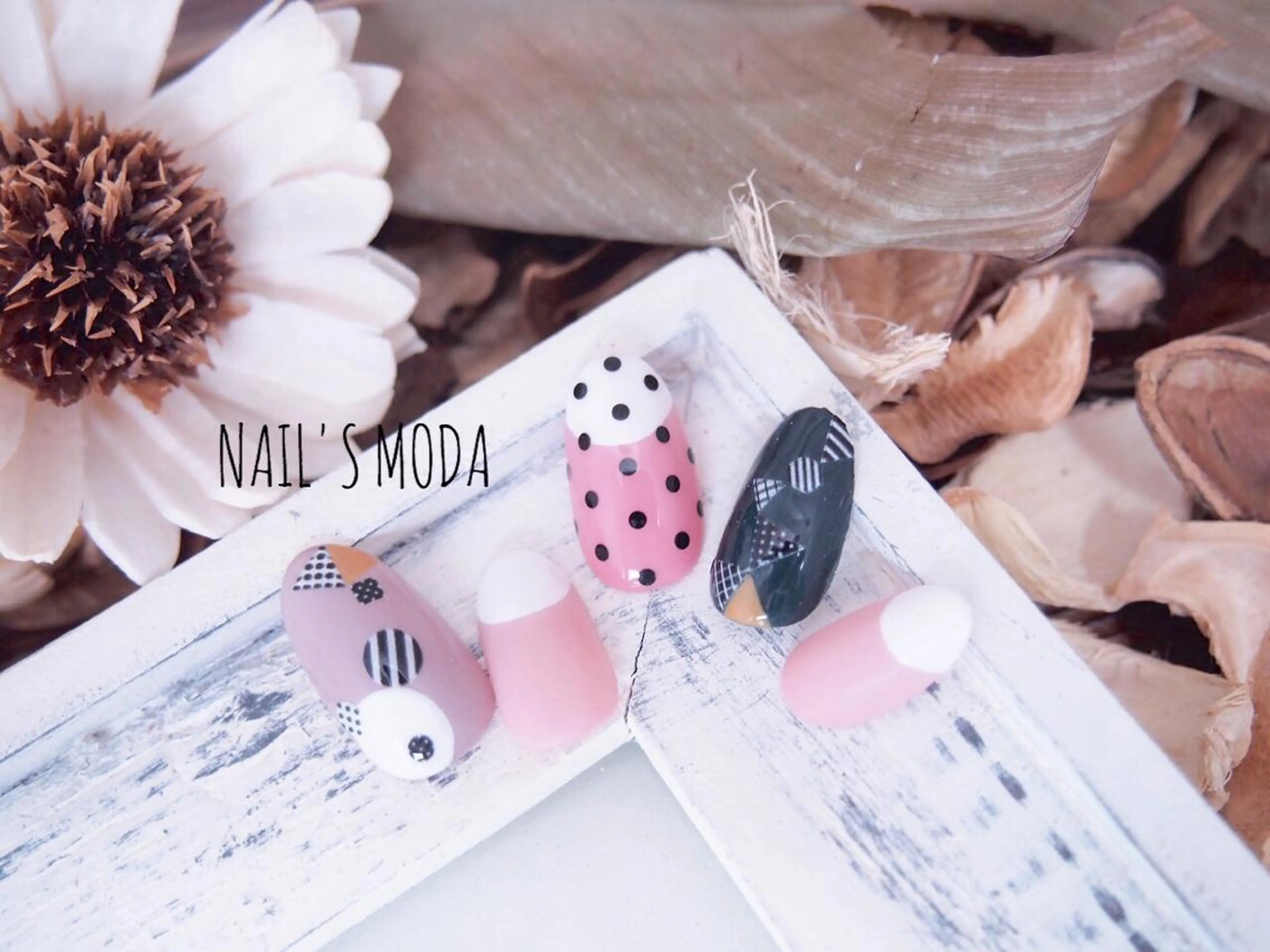 ネイル NAIL'S MODAのネイルデザイン