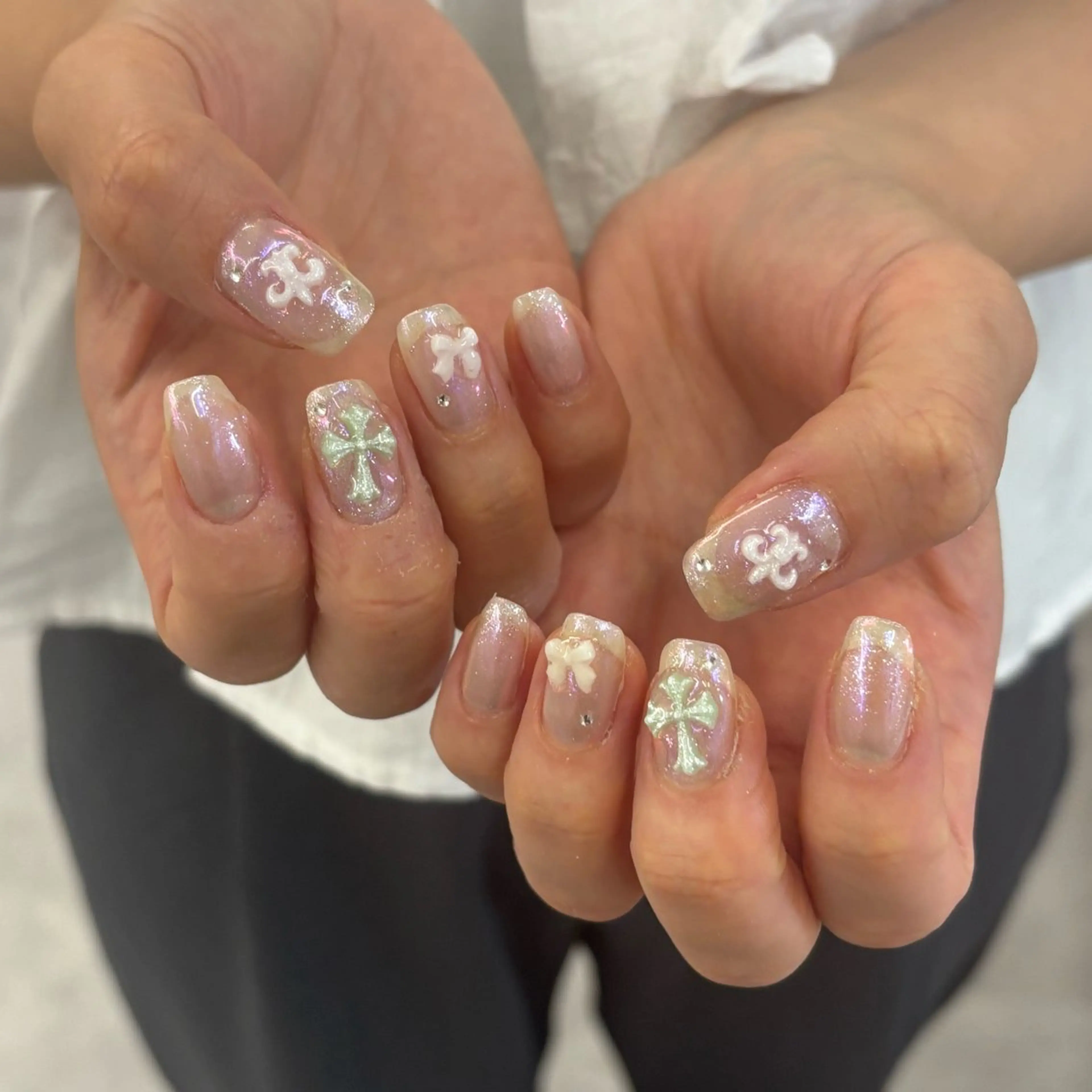 オフあり🩵ミラー・オーロラネイル🪞🫧の写真