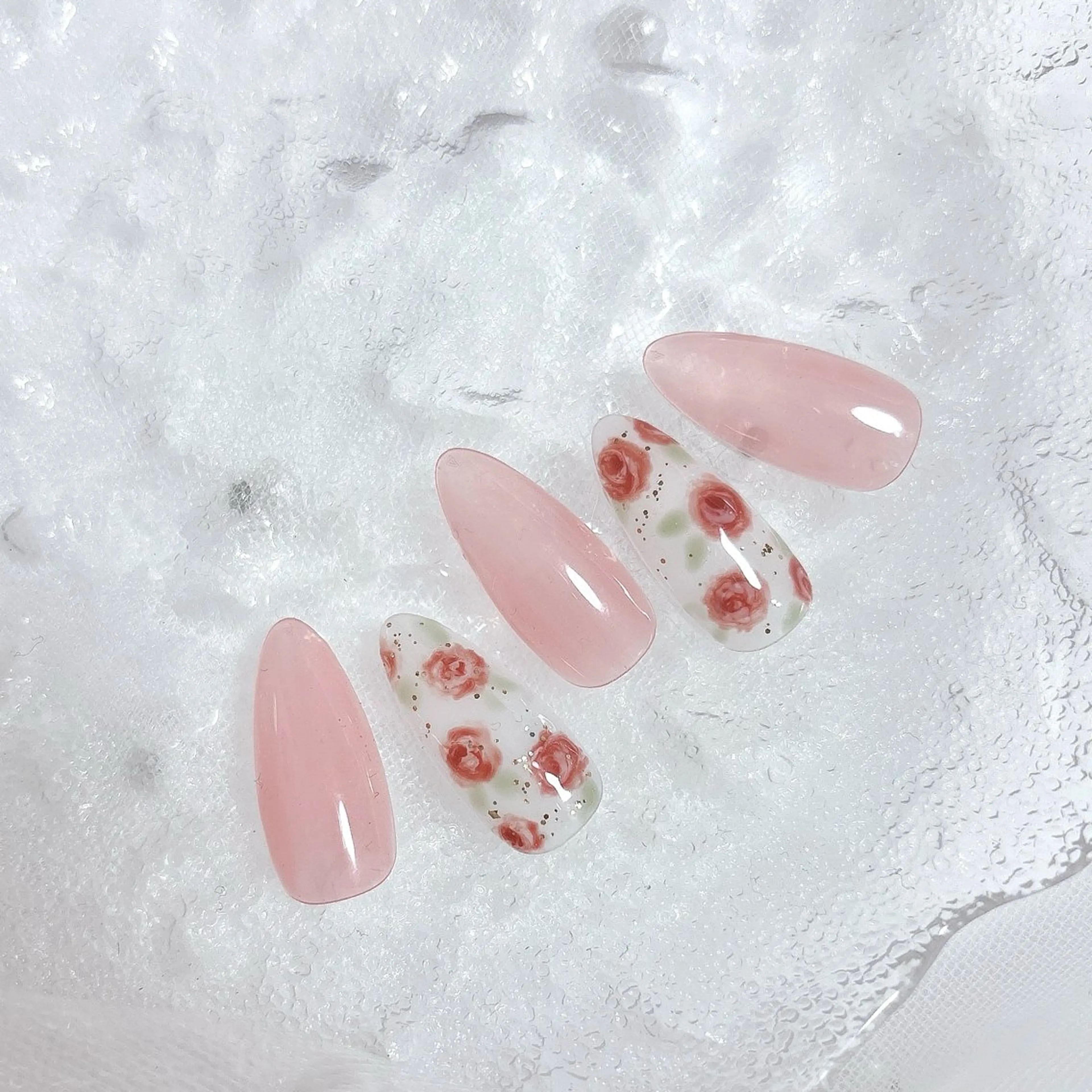 ネイル キラキラネイル Honey me ❁⃘*.ﾟのネイルデザイン