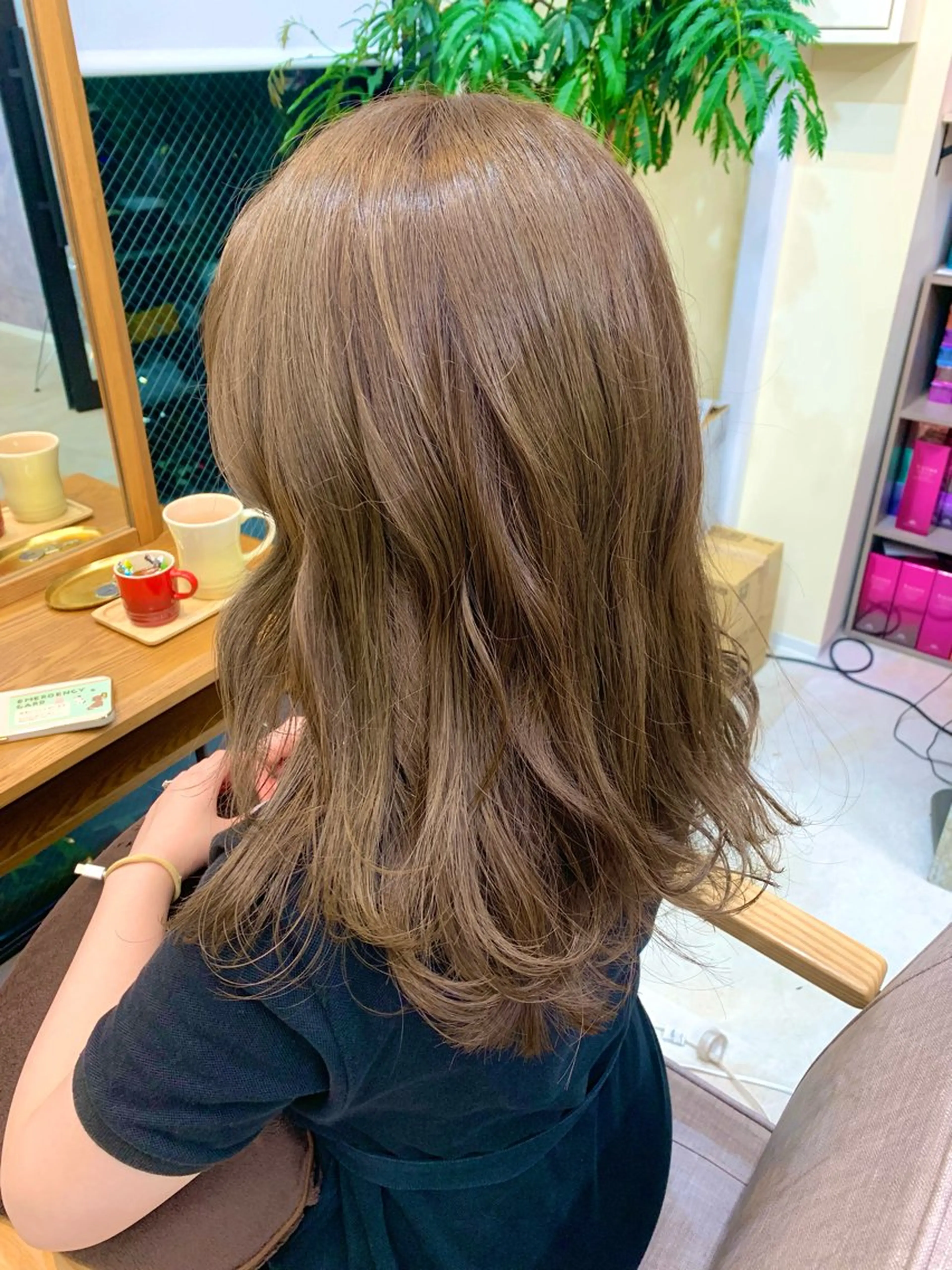 セミロング カラー ベージュカラー イルミナカラー オリーブベージュ 髪質改善 桜木町2分/くびれ /ボブ/ナチュラルのヘアスタイル