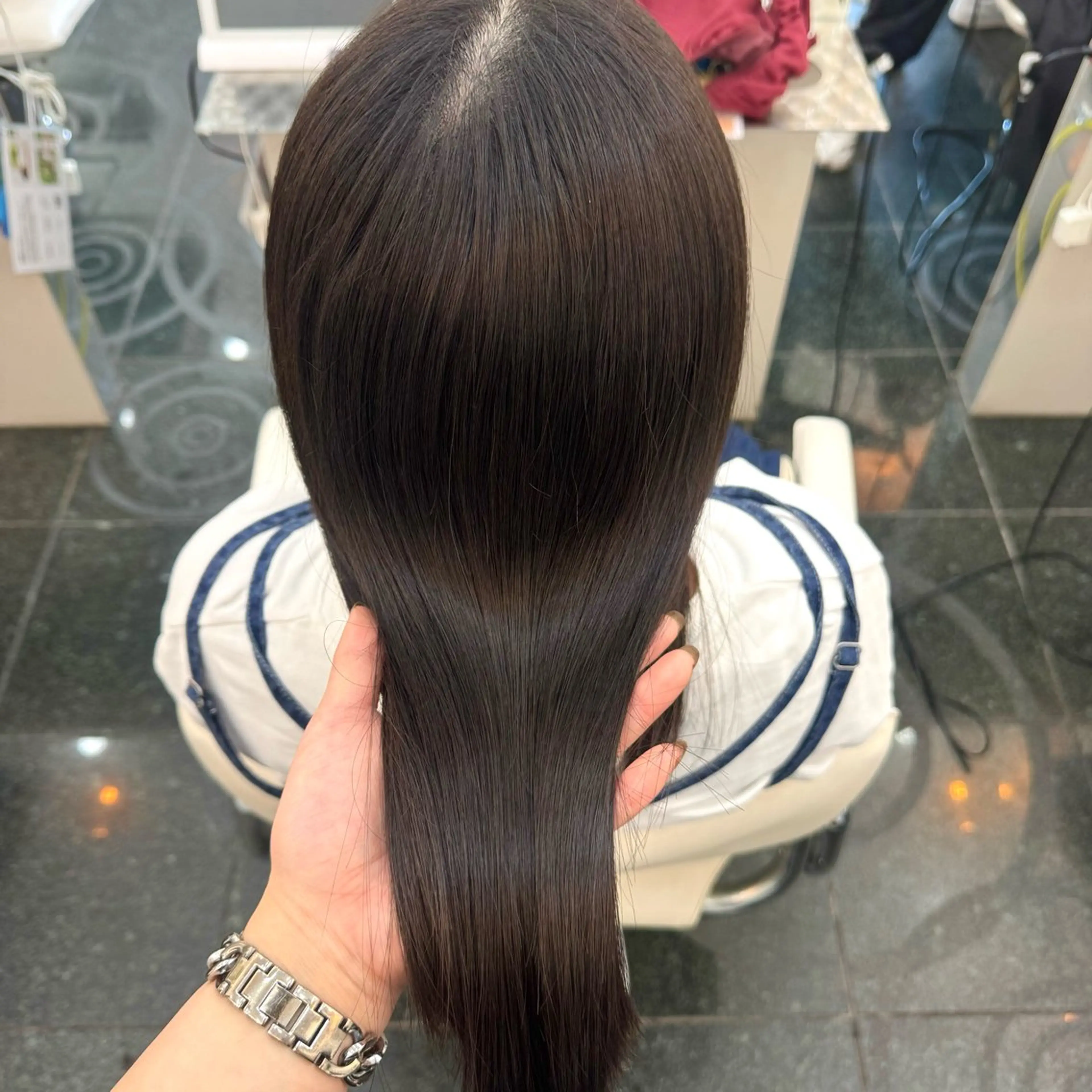 セミロング 癒しの艶髪ケア 💚真凜のヘアスタイル