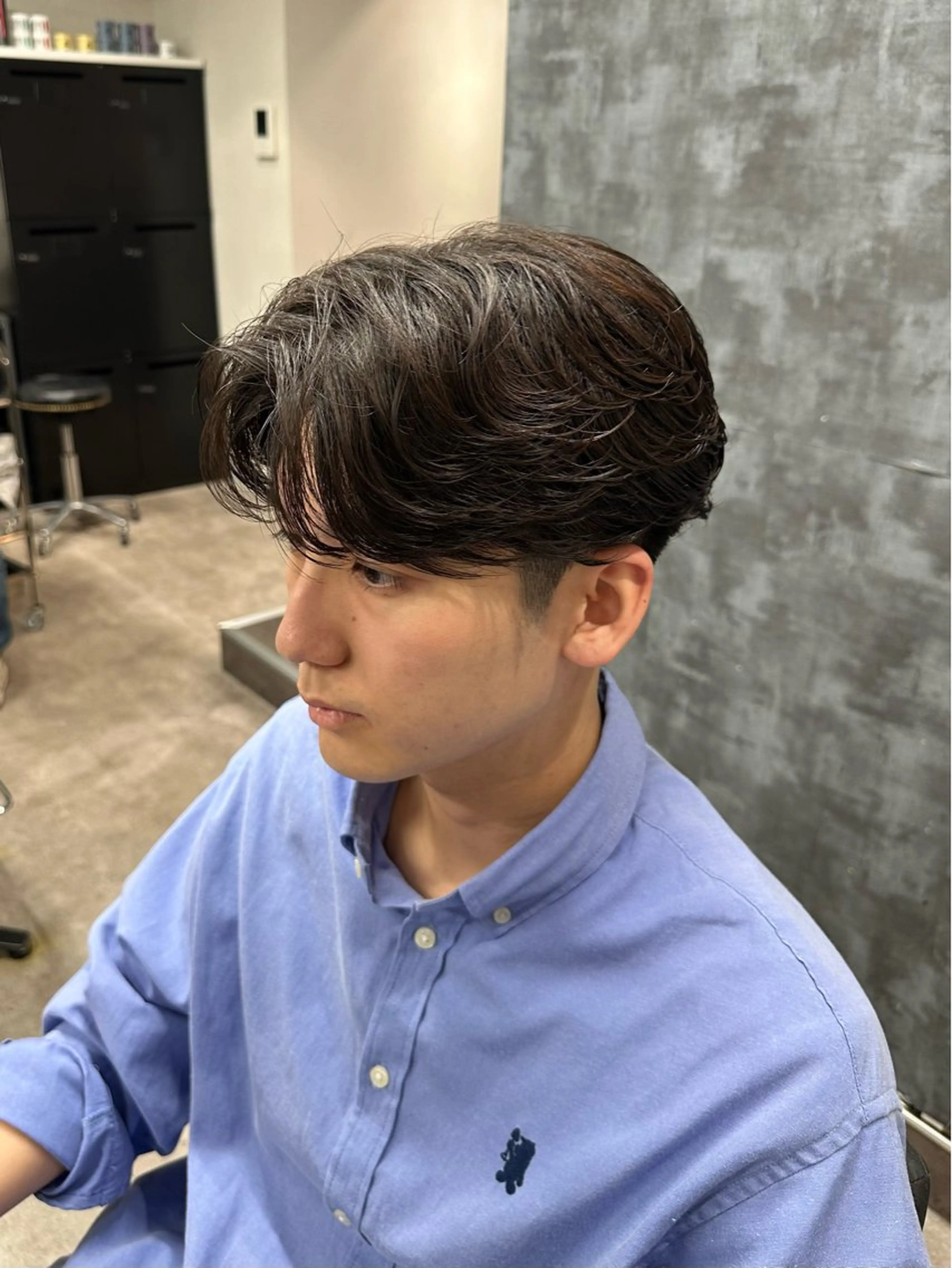 ミディアム パーマ メンズ カット パーマ 💈原宿指名No.1 センターパート💈のヘアスタイル