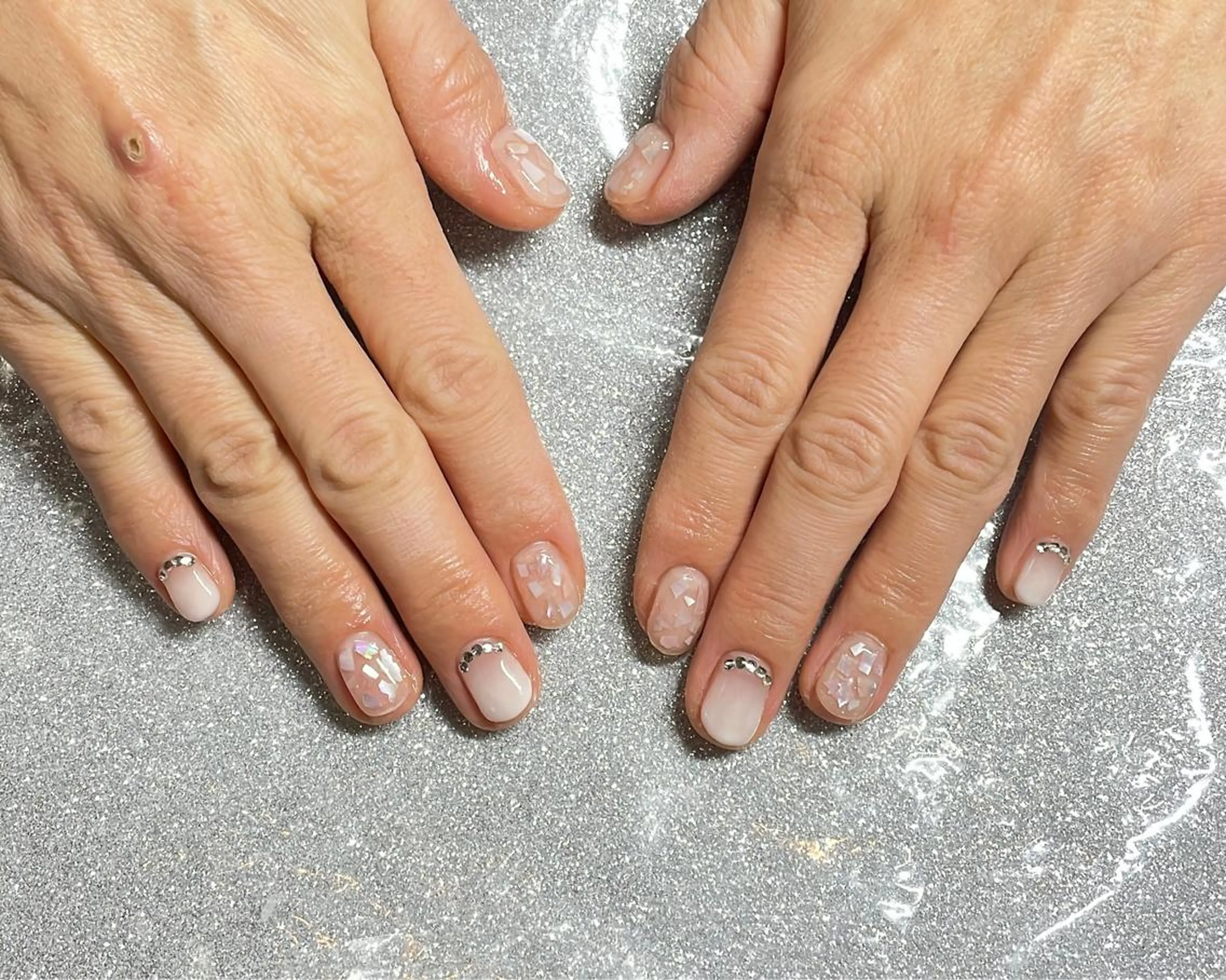 ネイル ハンドネイル VIERU 🌈🎀💖のネイルデザイン