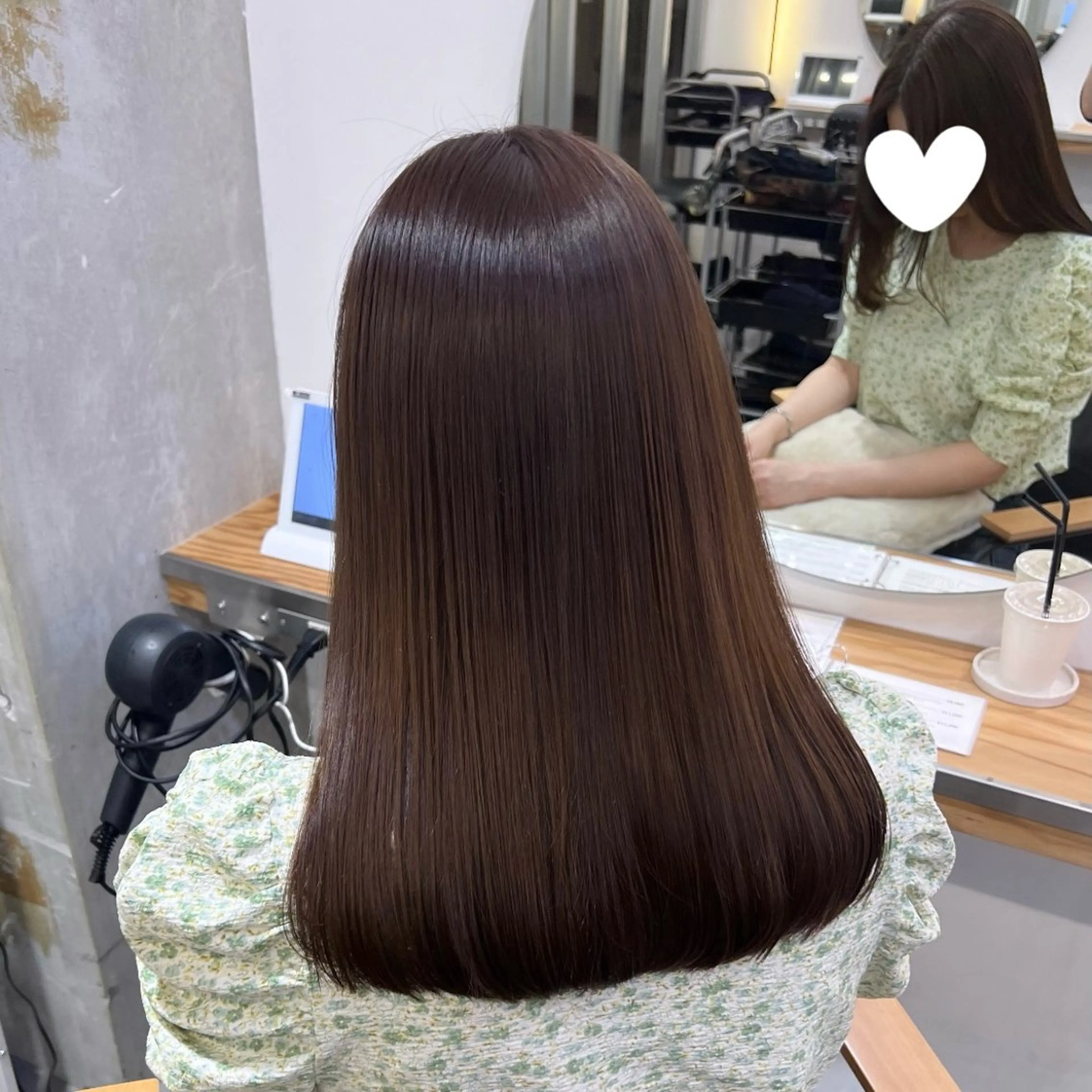 ロング カラー パーマ ベージュカラー 黒髪 ブルーカラー ブルーブラック ブラウンカラー カット ヘアカラー 縮毛矯正 トリートメント akira｜ 透明感ベージュ｜梅田のヘアスタイル