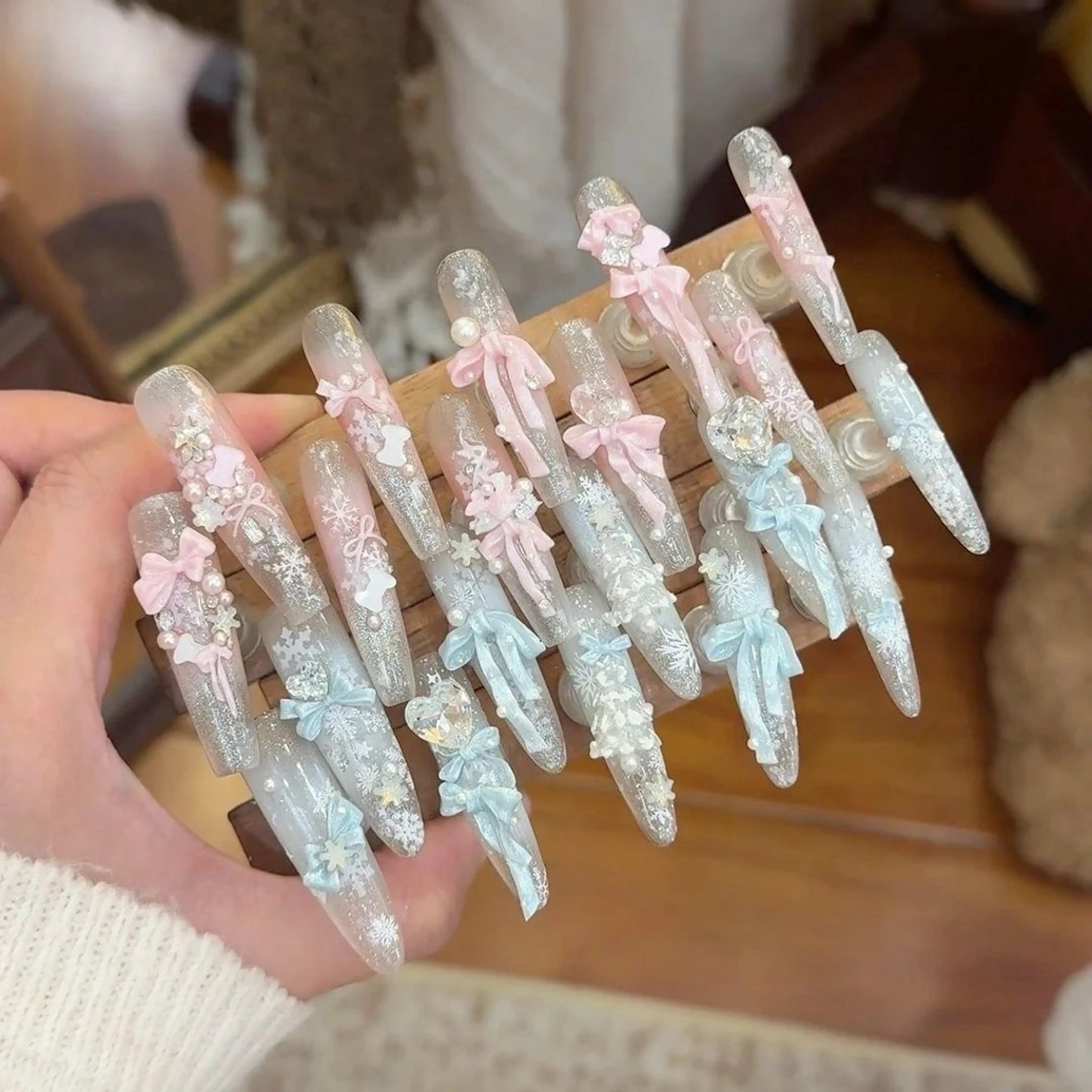 ネイル ハンドネイル ハンドケア いちご ちゃんのネイルデザイン