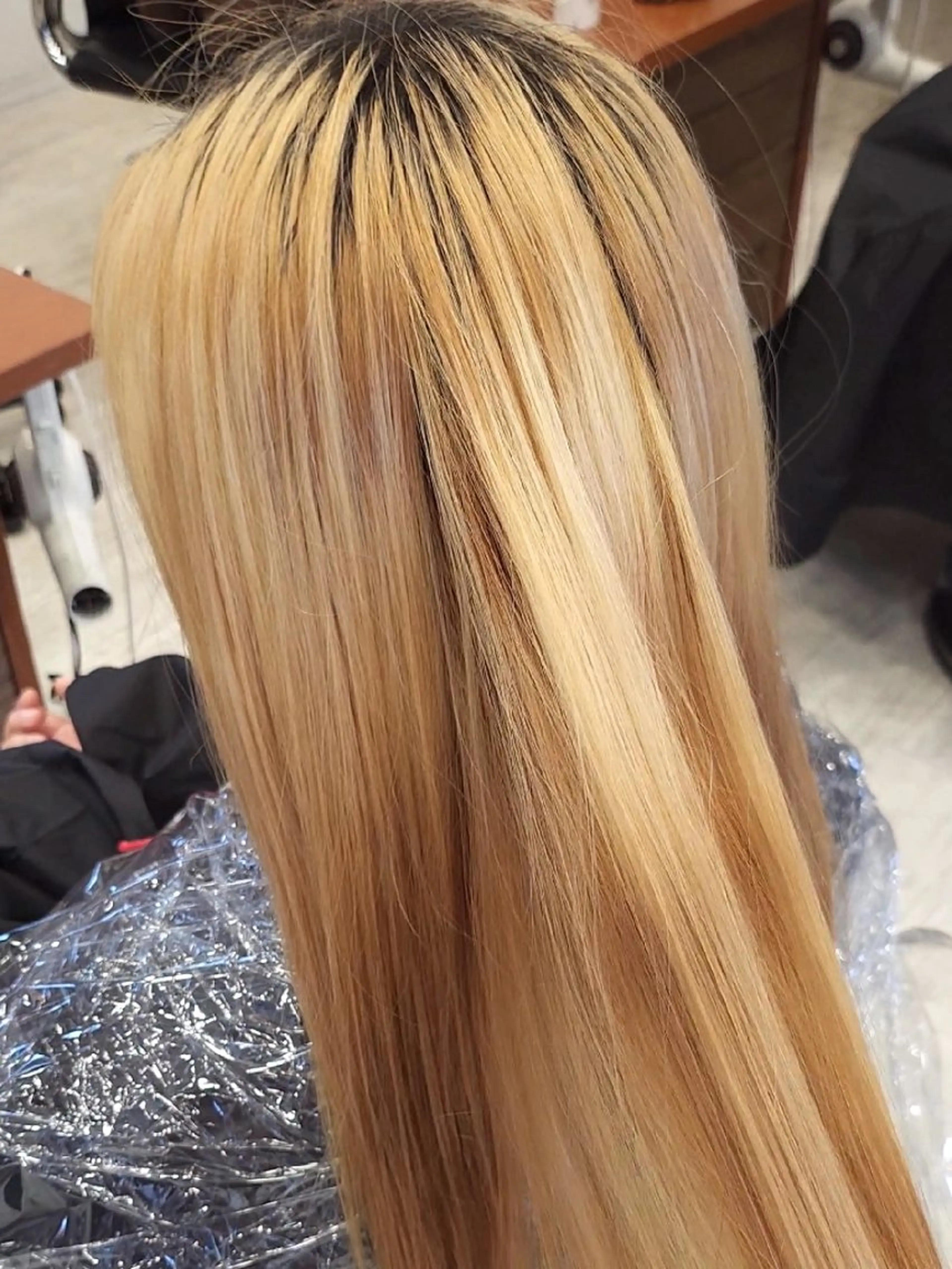 ロング カラー ブリーチ ヘアカラー ケアブリーチ特化 same 🦈のヘアスタイル