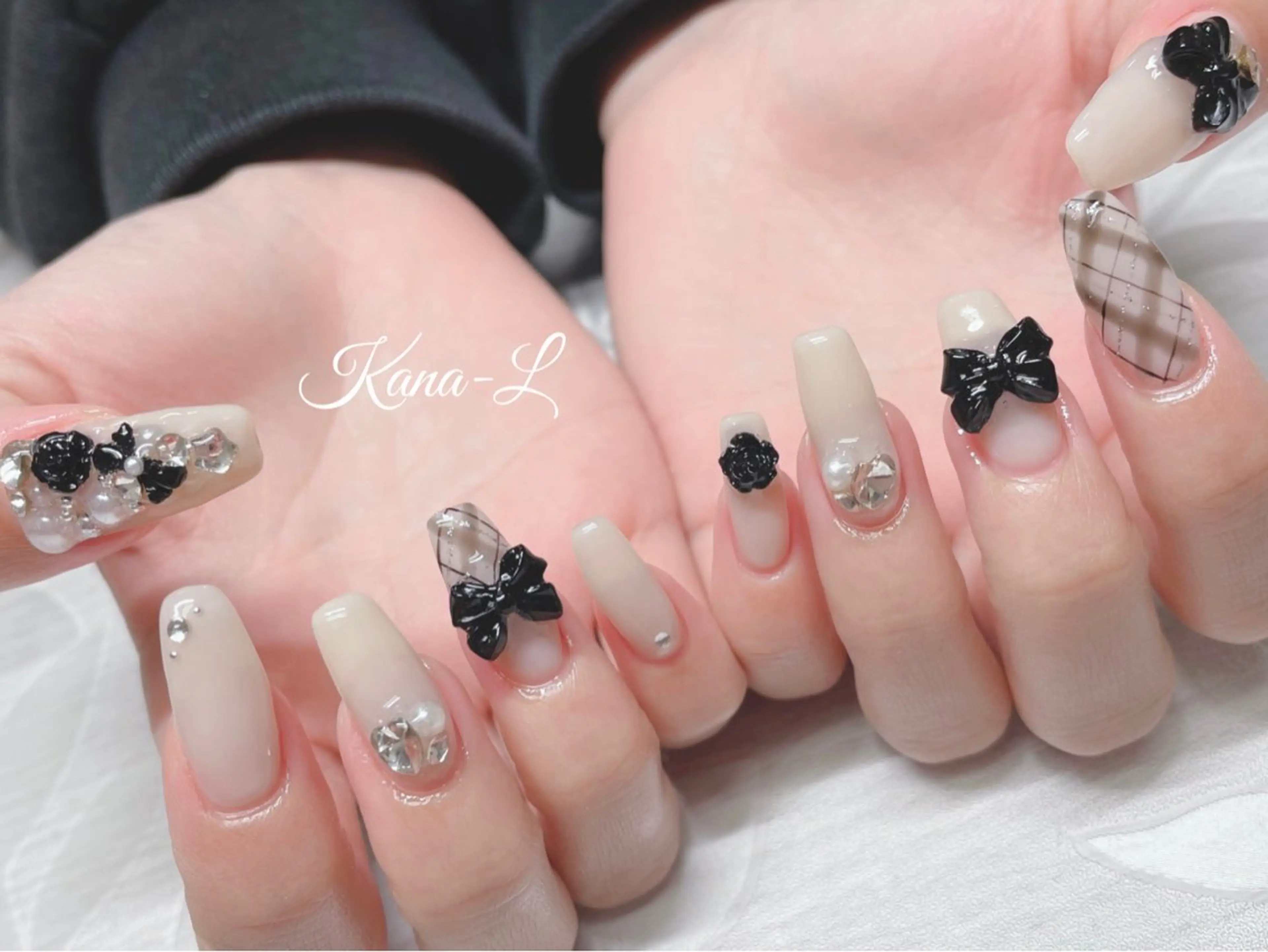 ネイル ジェルネイル パラジェル 芦辺 香奈のネイルデザイン