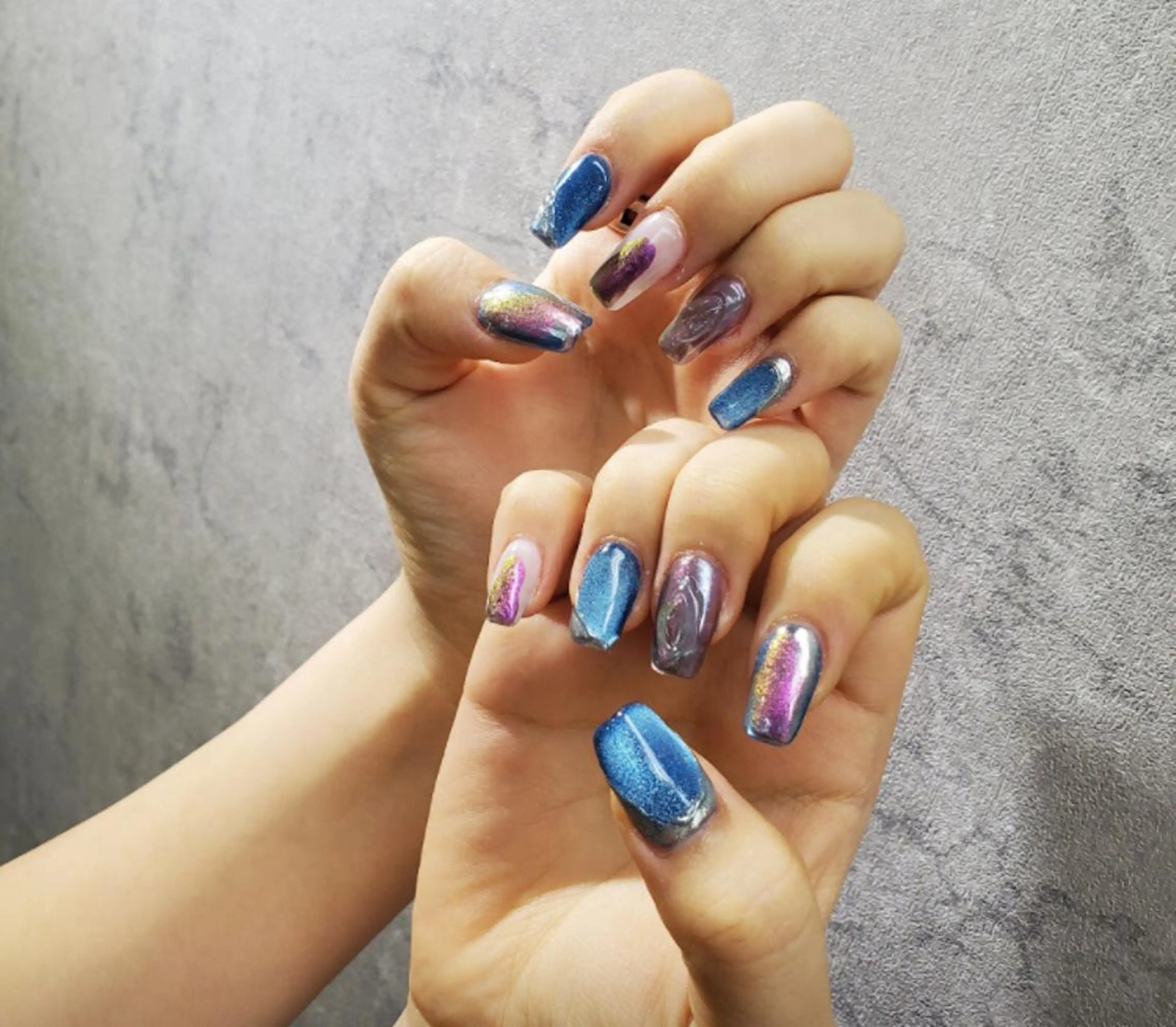 ネイル アートネイル オーロラネイル ジェルネイル マグネットネイル ニュアンスネイル nailstudio eviz新宿店のネイルデザイン