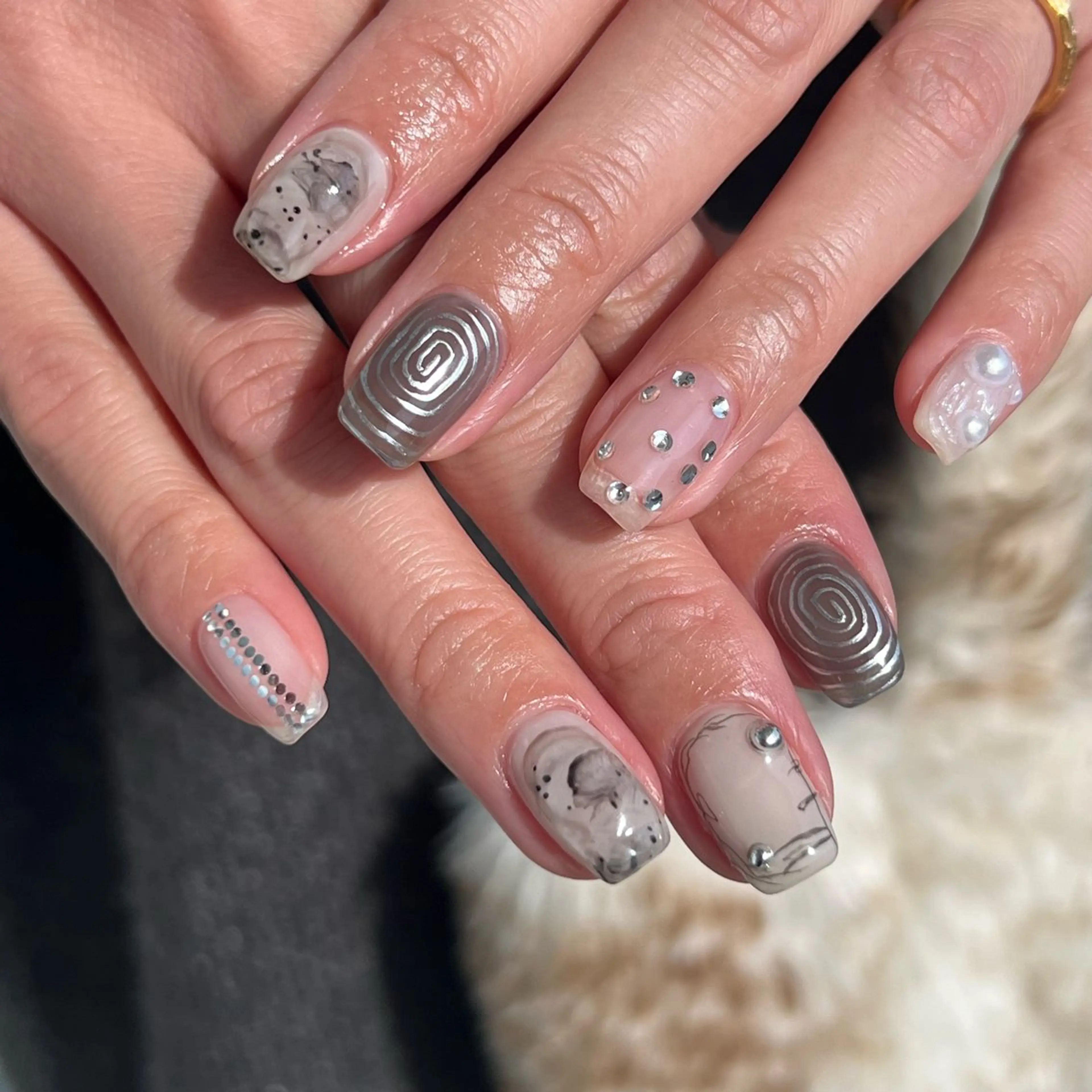 【自分好みに✨】持ち込みデザインネイル（オフ込み）の写真