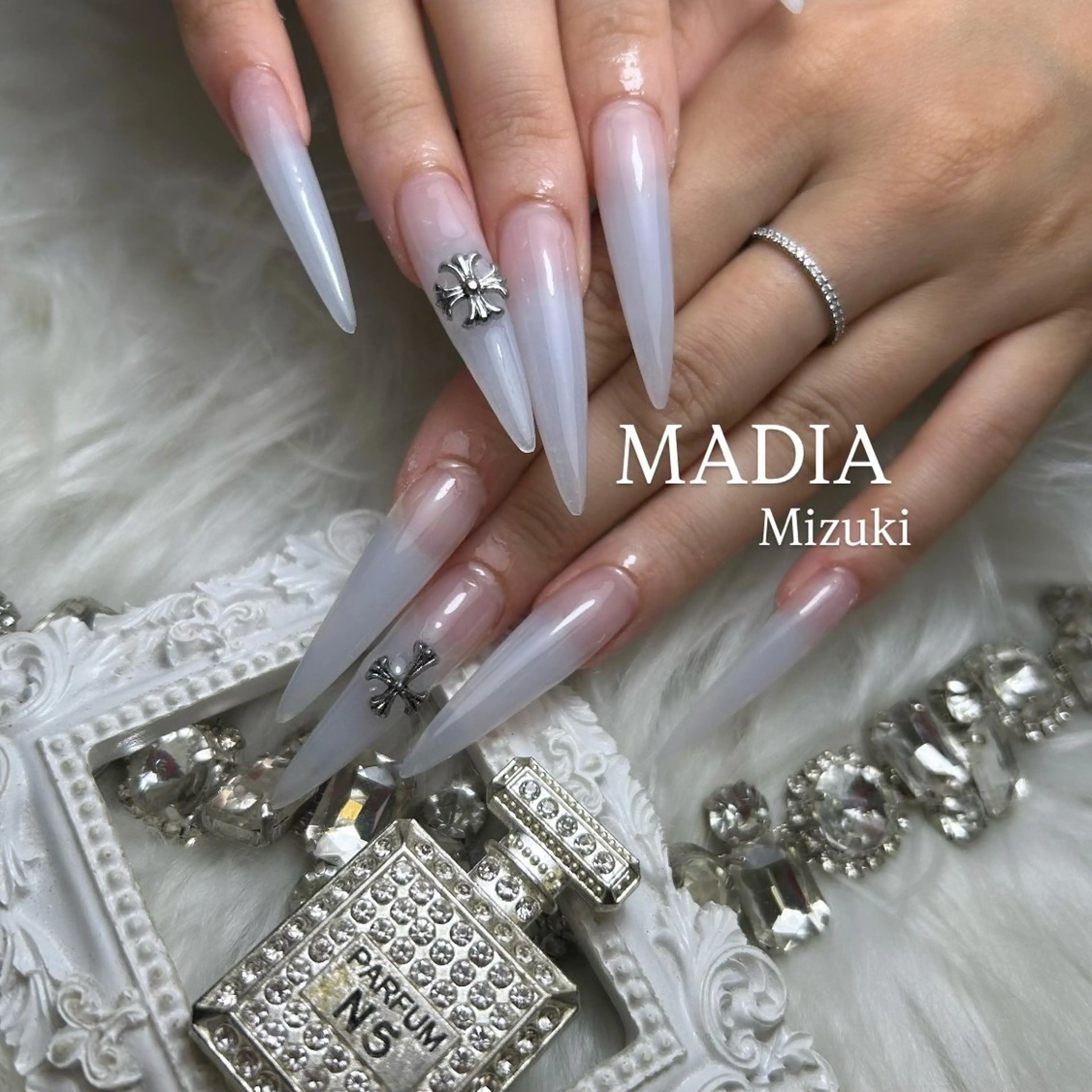 ネイル スカルプネイル Nailsalon MADIA所属・石塚 みずきのネイルデザイン