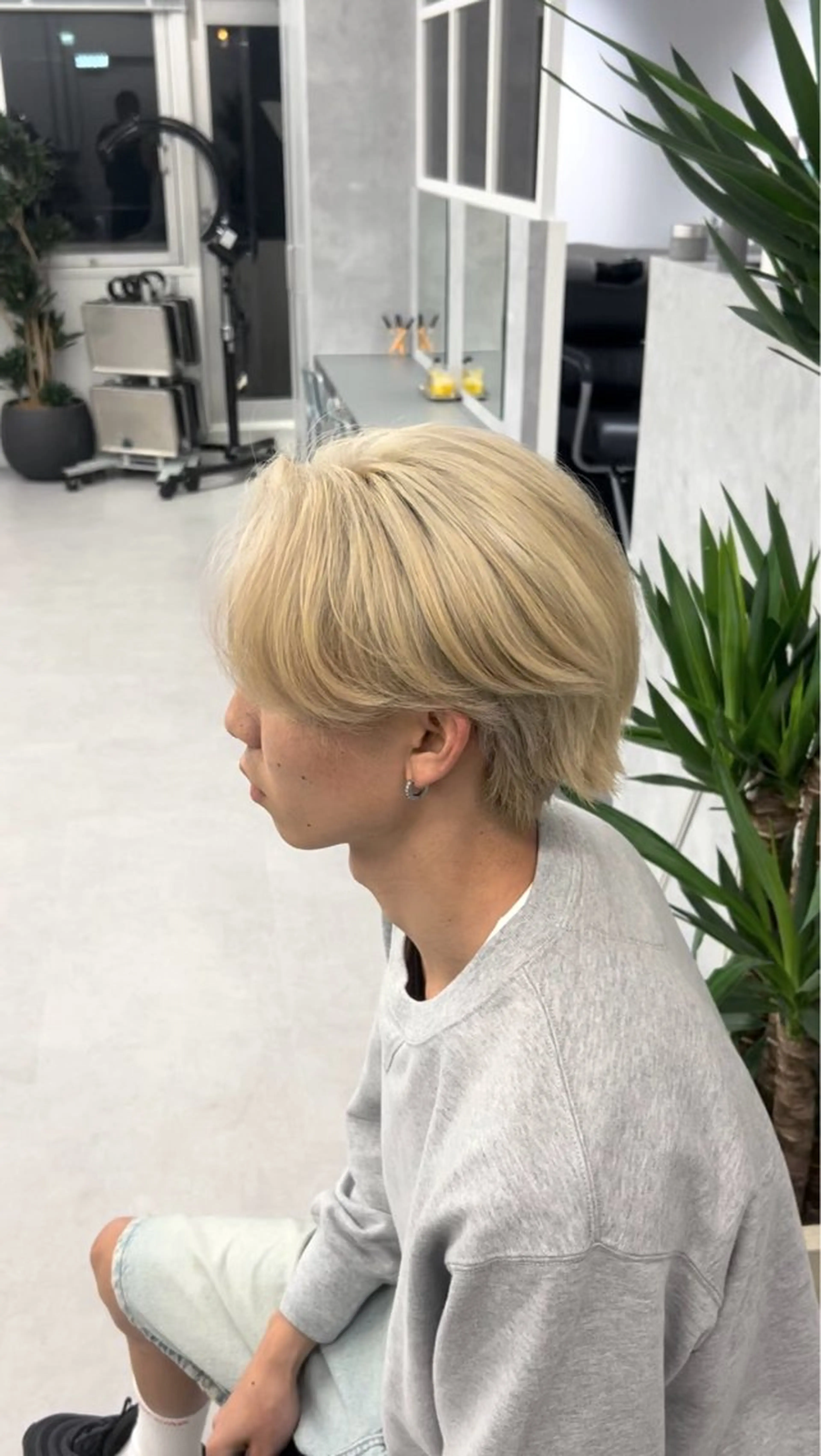 【4月限定🍀メンズホワイトブロンド⚡️】¥29800→11000カット+ブリーチ×2回+1stepトリートメント🌟の写真