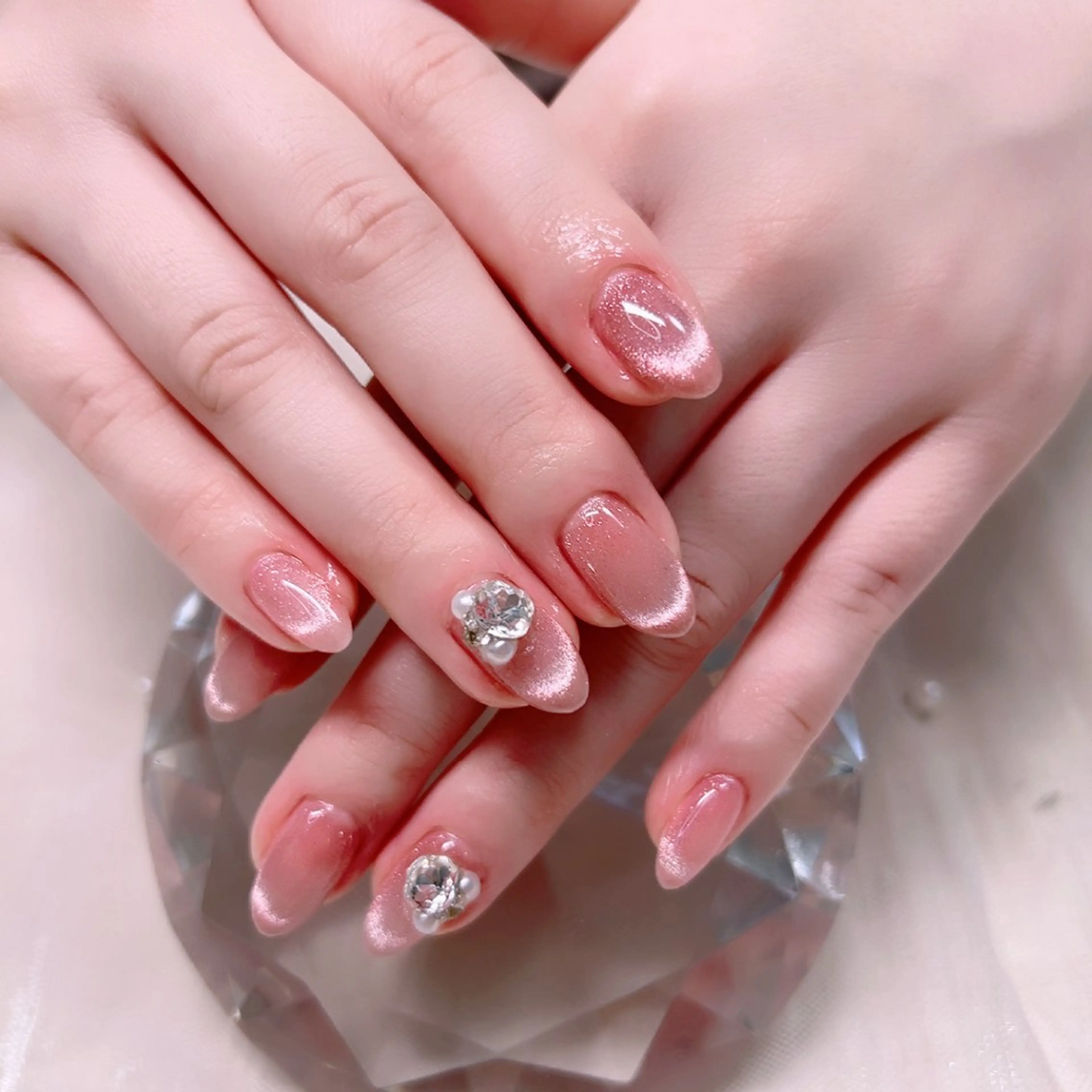 ネイル フレンチネイル キラキラネイル マグネットネイル マグネットフレンチ オフィスネイル ハンドネイル Cute Tips nailのネイルデザイン