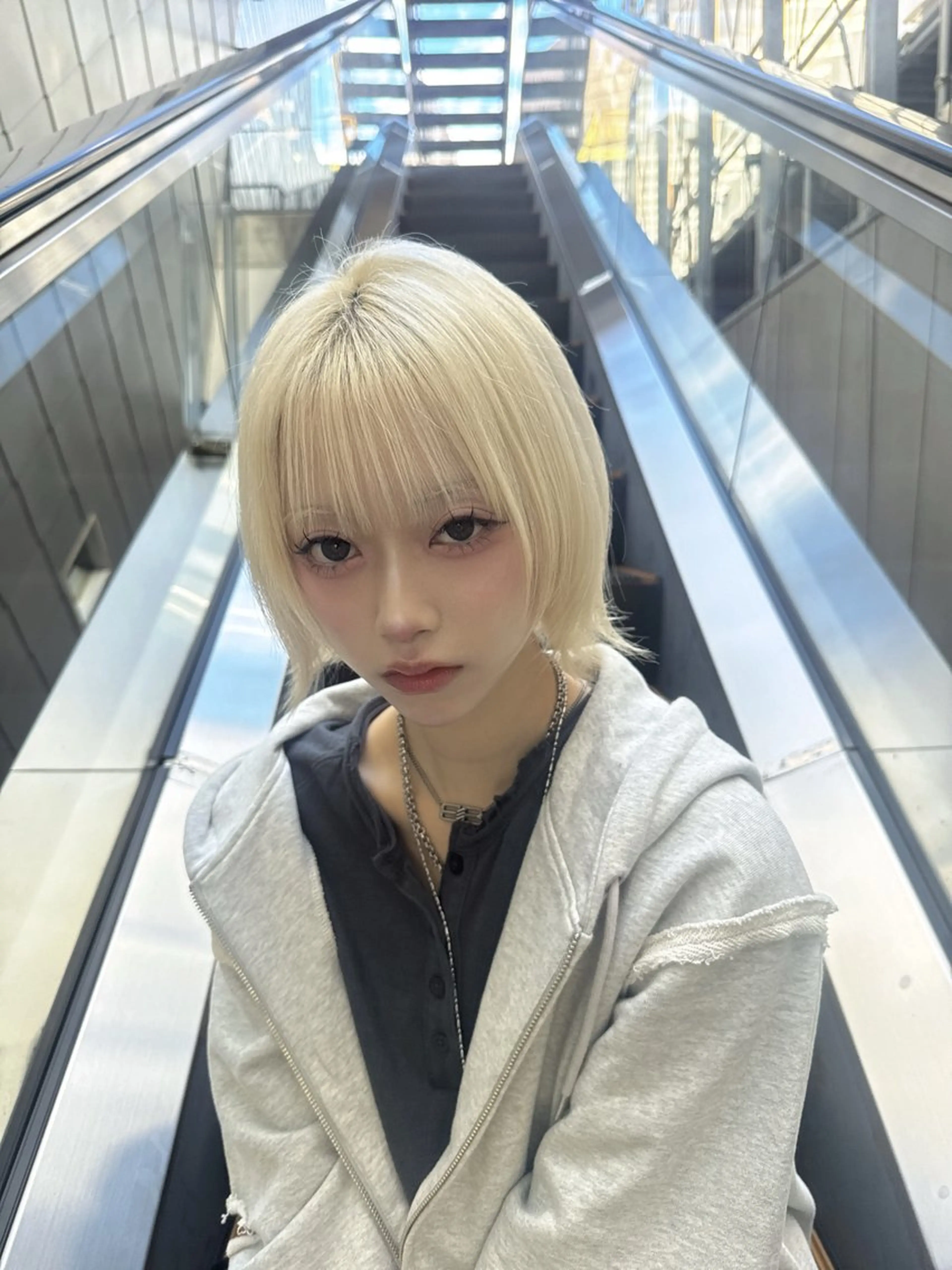 ショート カラー ブリーチ ブロンド ケアブリーチ 透明感カラー ハイトーンカラー カット ヘアカラー 💎透明感カラー特化 💎TAISEIのヘアスタイル