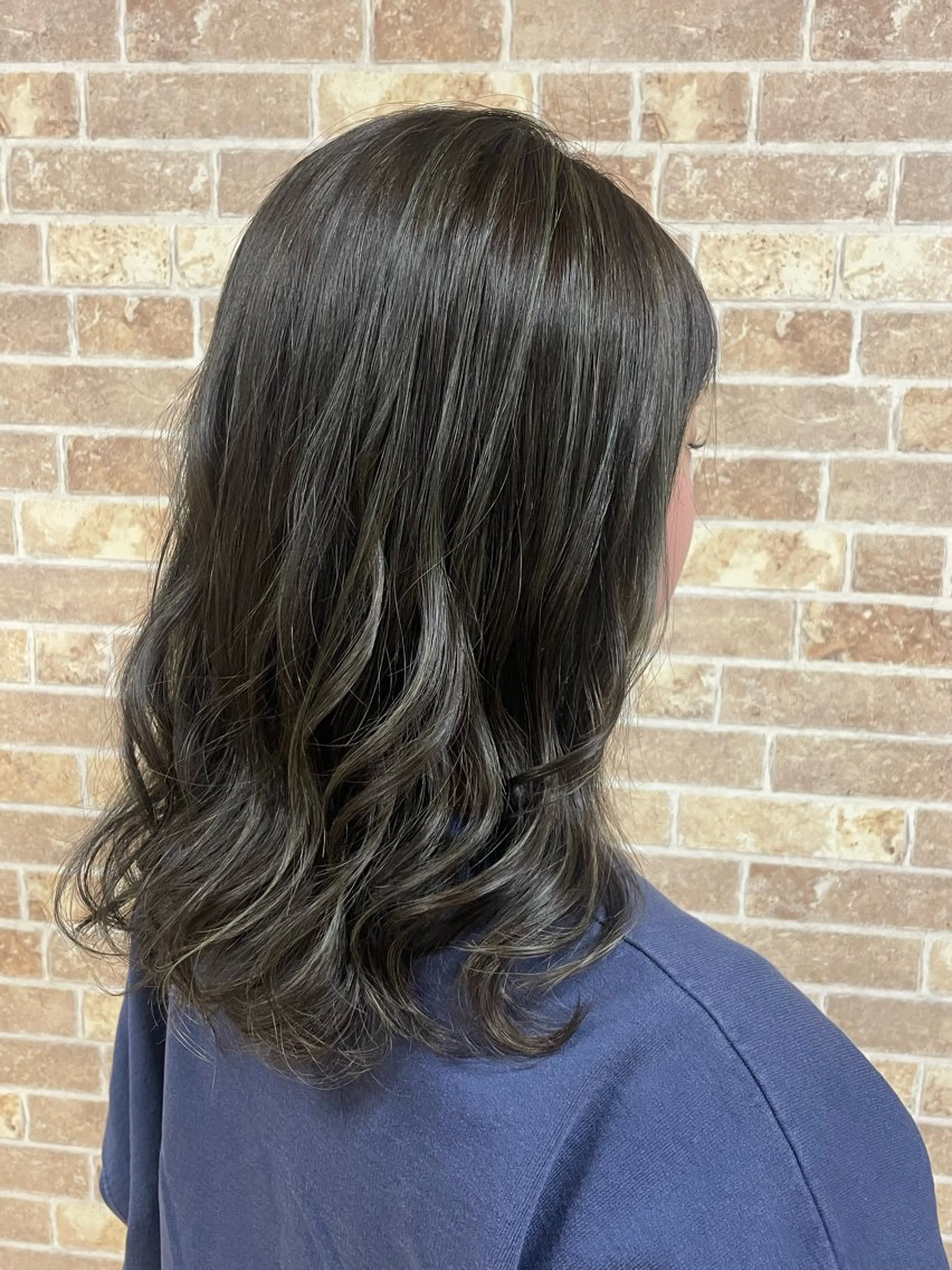 セミロング カラー ハイライトカラー ハイライト ヘアカラー 徳留 もも花のヘアスタイル