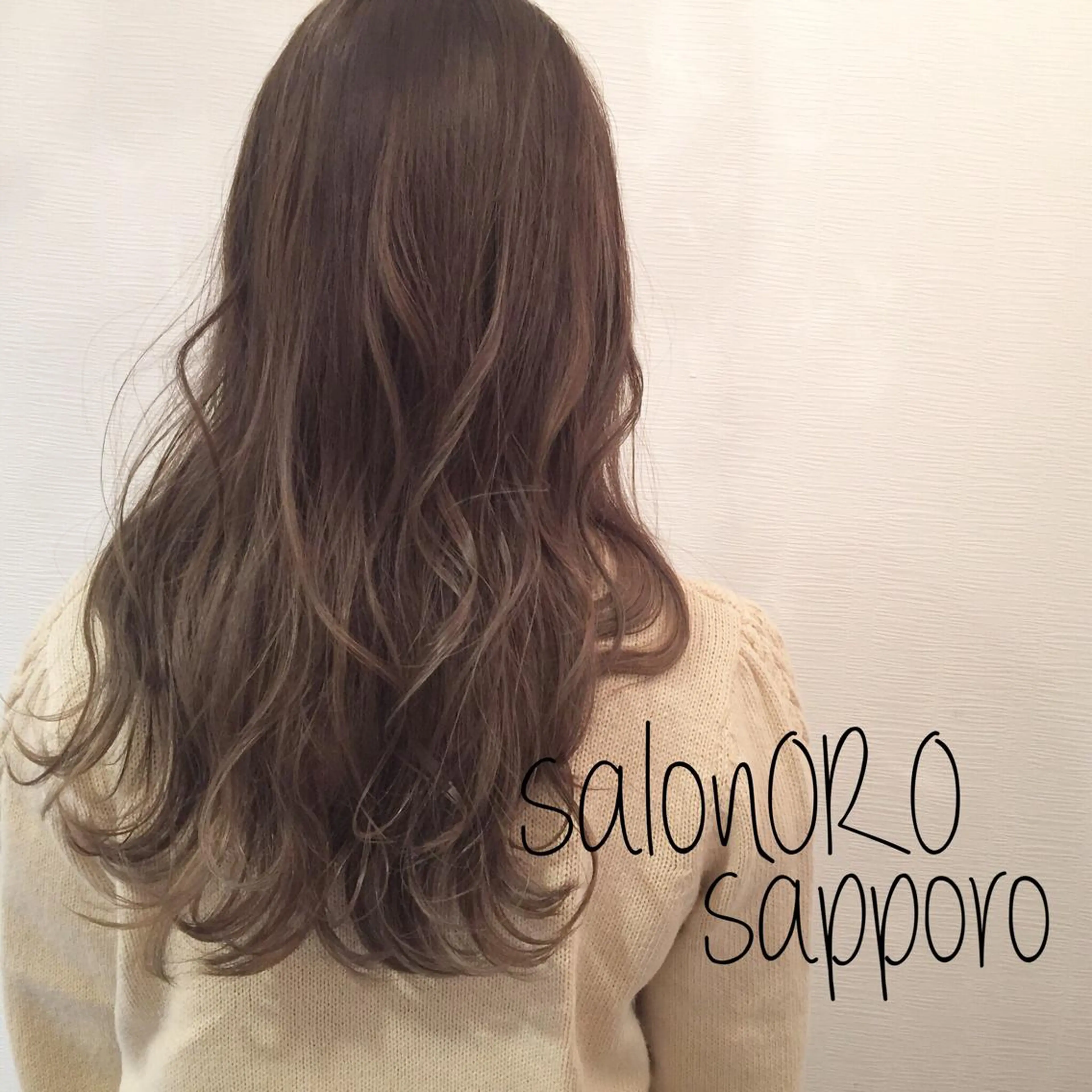 ロング カラー ベージュカラー ブリーチ ブルーカラー フォギーベージュ グラデーションカラー toiro by lien hair atelier所属・池田 真由美のヘアスタイル