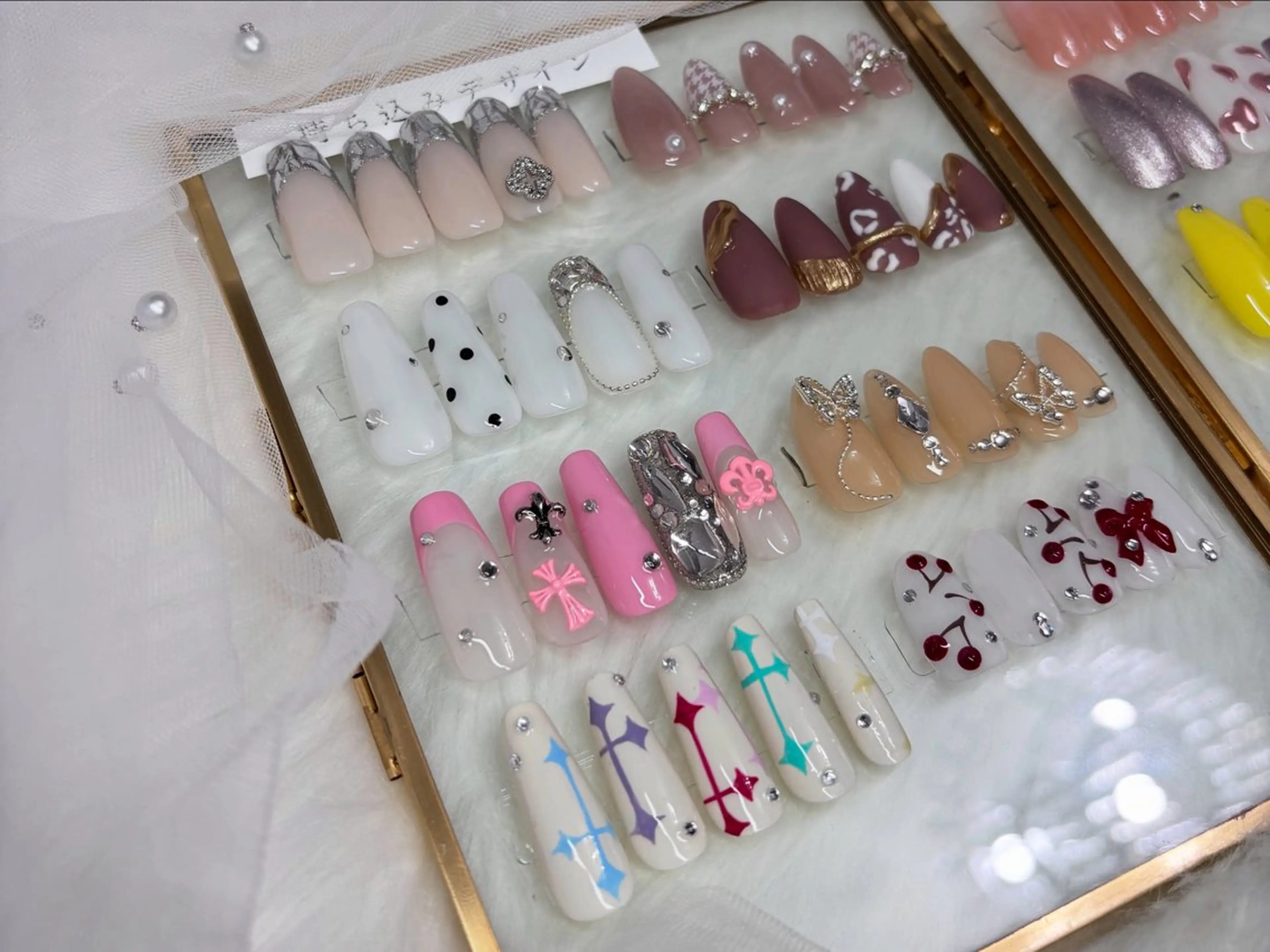 ネイル 持ち込み ハンドネイル ANELA ANNAのネイルデザイン