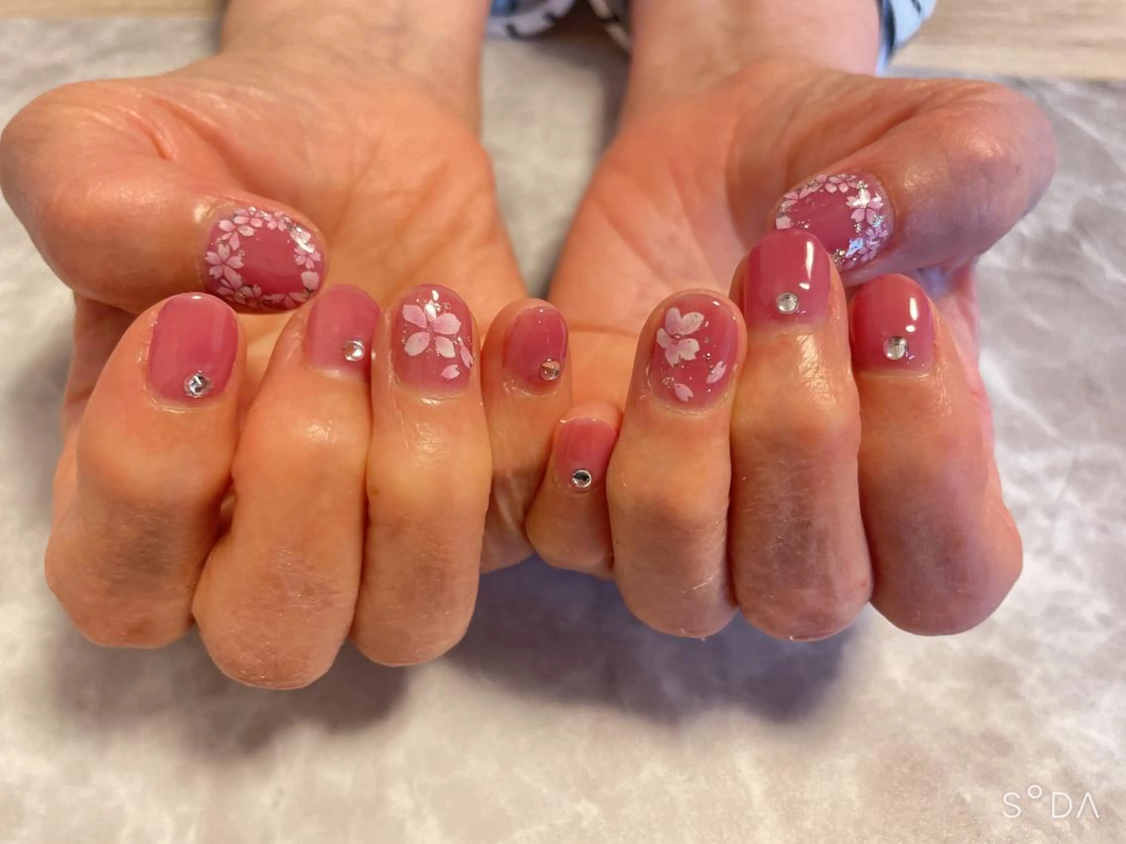 ネイル 桜ネイル ピンク 春ネイル Betty❤︎ ネイル＆よもぎ蒸しのネイルデザイン