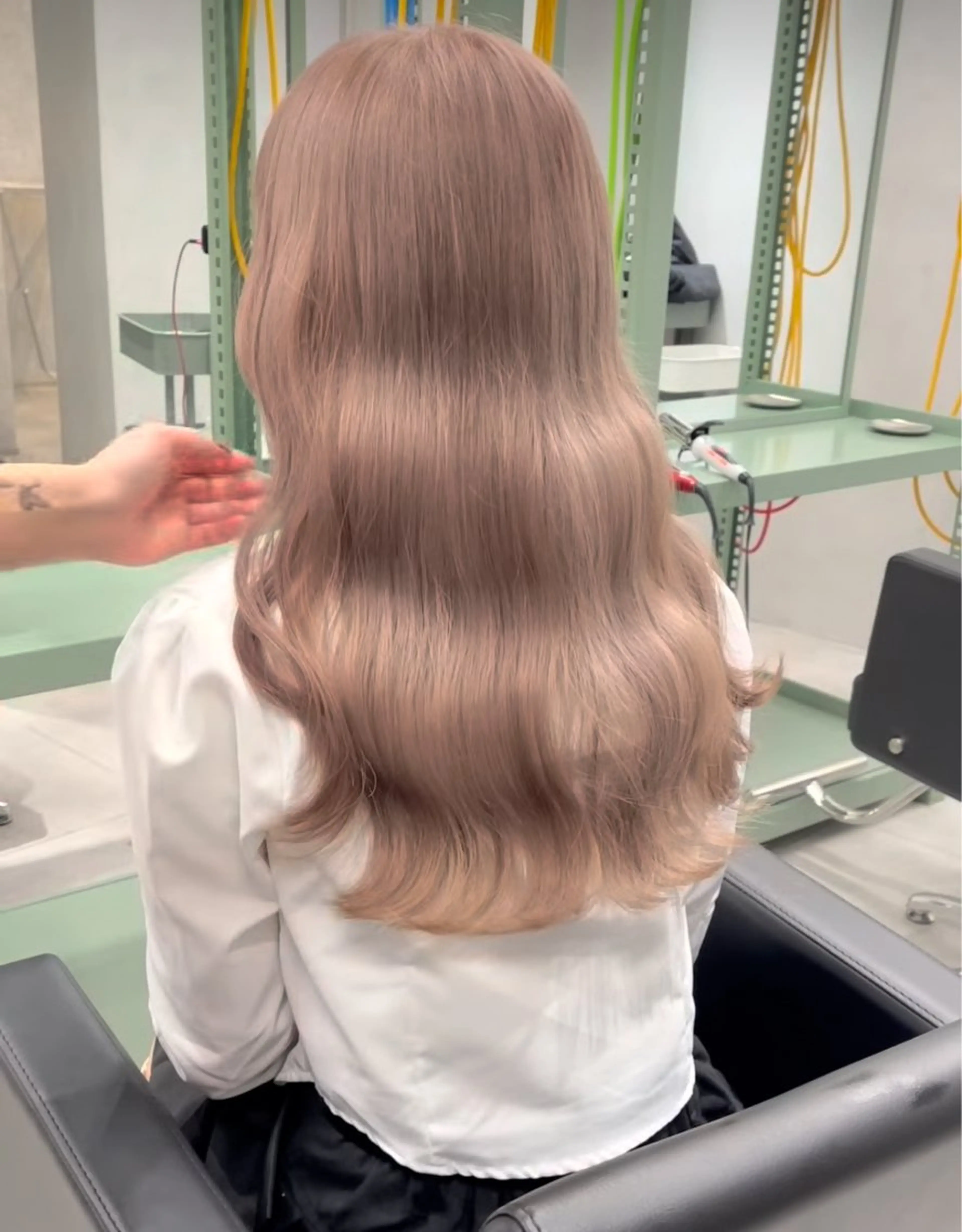 ロング 暖色ハイトーン特化 🥇Mioのヘアスタイル