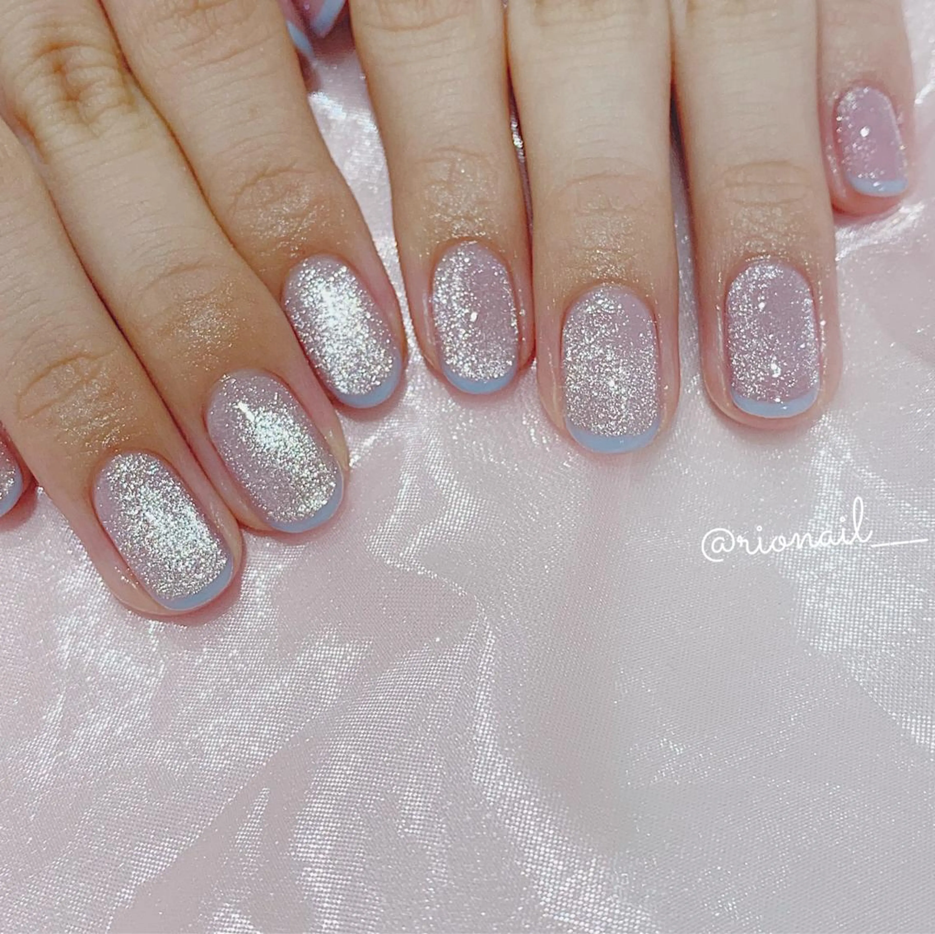 ネイル アートネイル 𝘙𝘪𝘰𝘯𝘢 ...🕯🤍のネイルデザイン