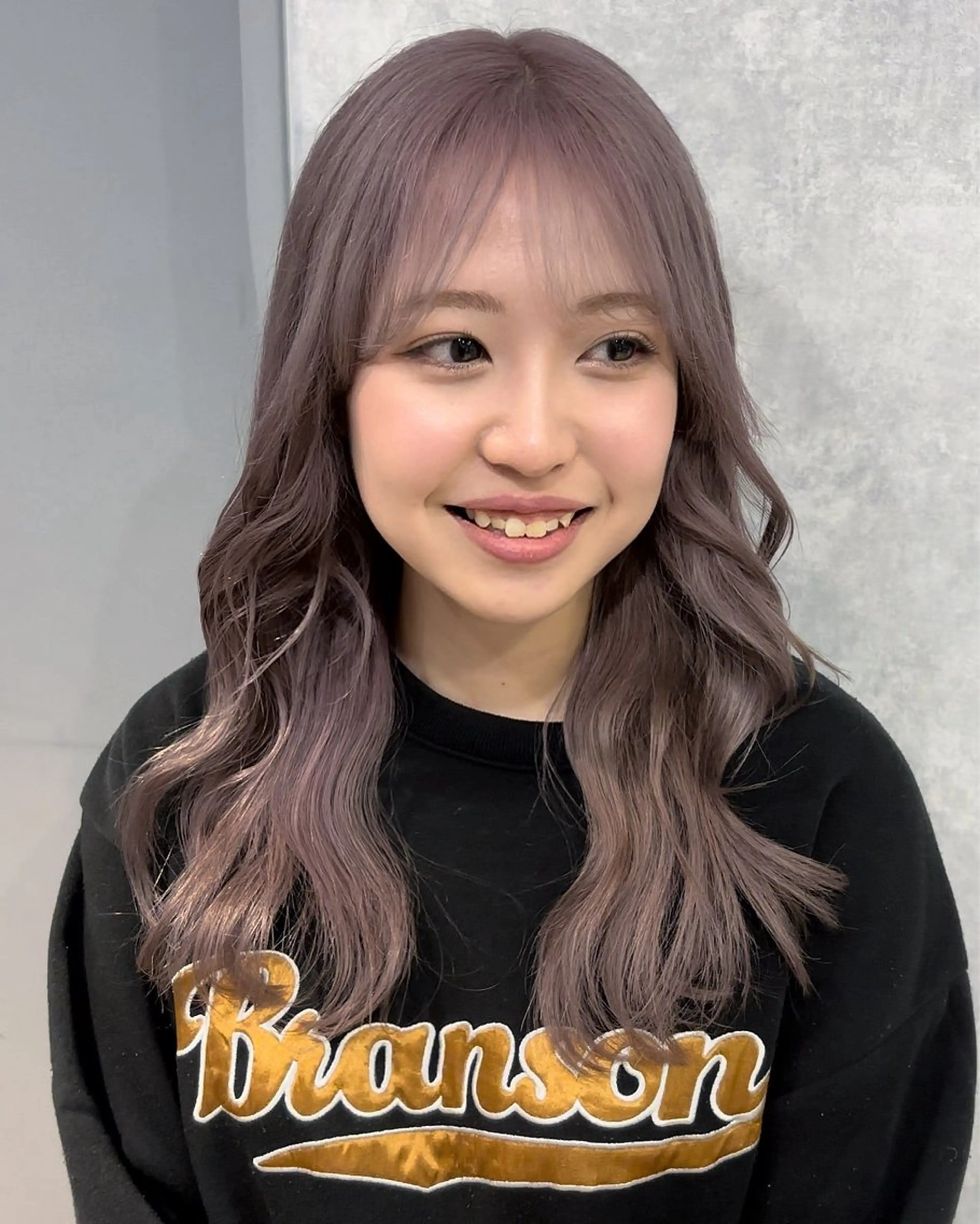 セミロング 🌐NATSUMI 🌐【寒色カラー】のヘアスタイル