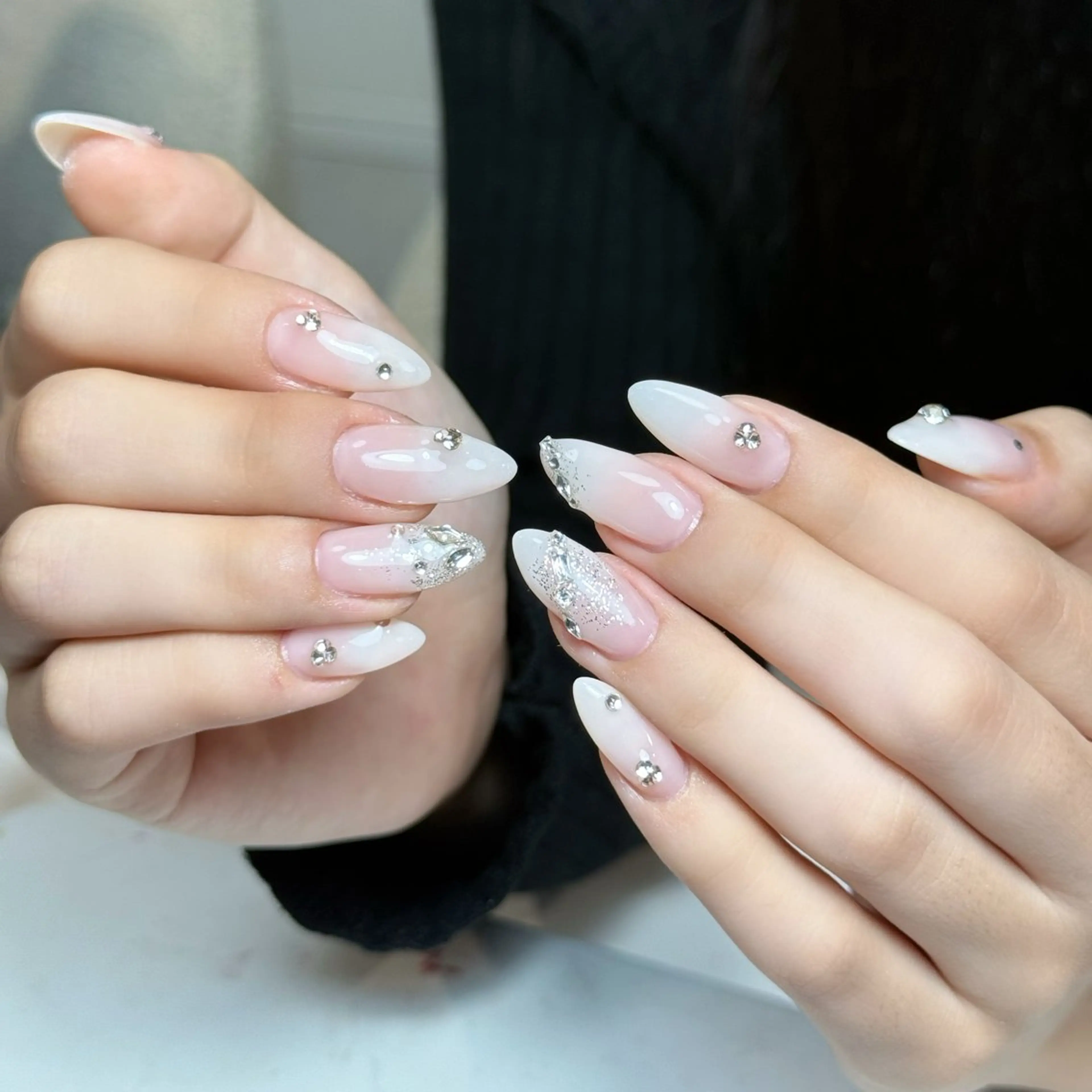 ネイル オーロラネイル ボルドー ブラウン 氷ネイル・うるうるネイル キラキラネイル Julli NailStudioのネイルデザイン