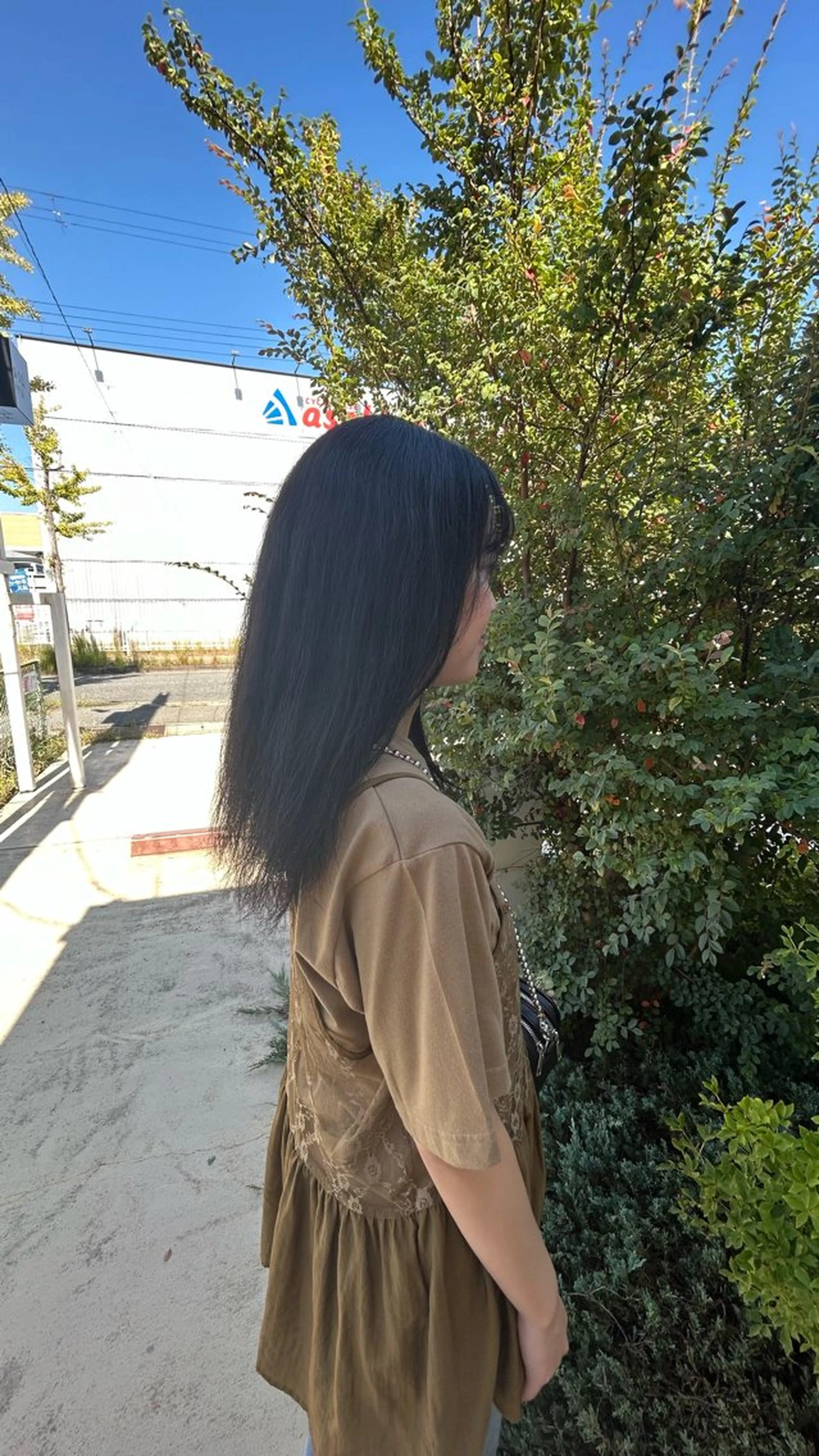 カラー ネイビーカラー ヘアカラー 白川 惺佳のヘアスタイル