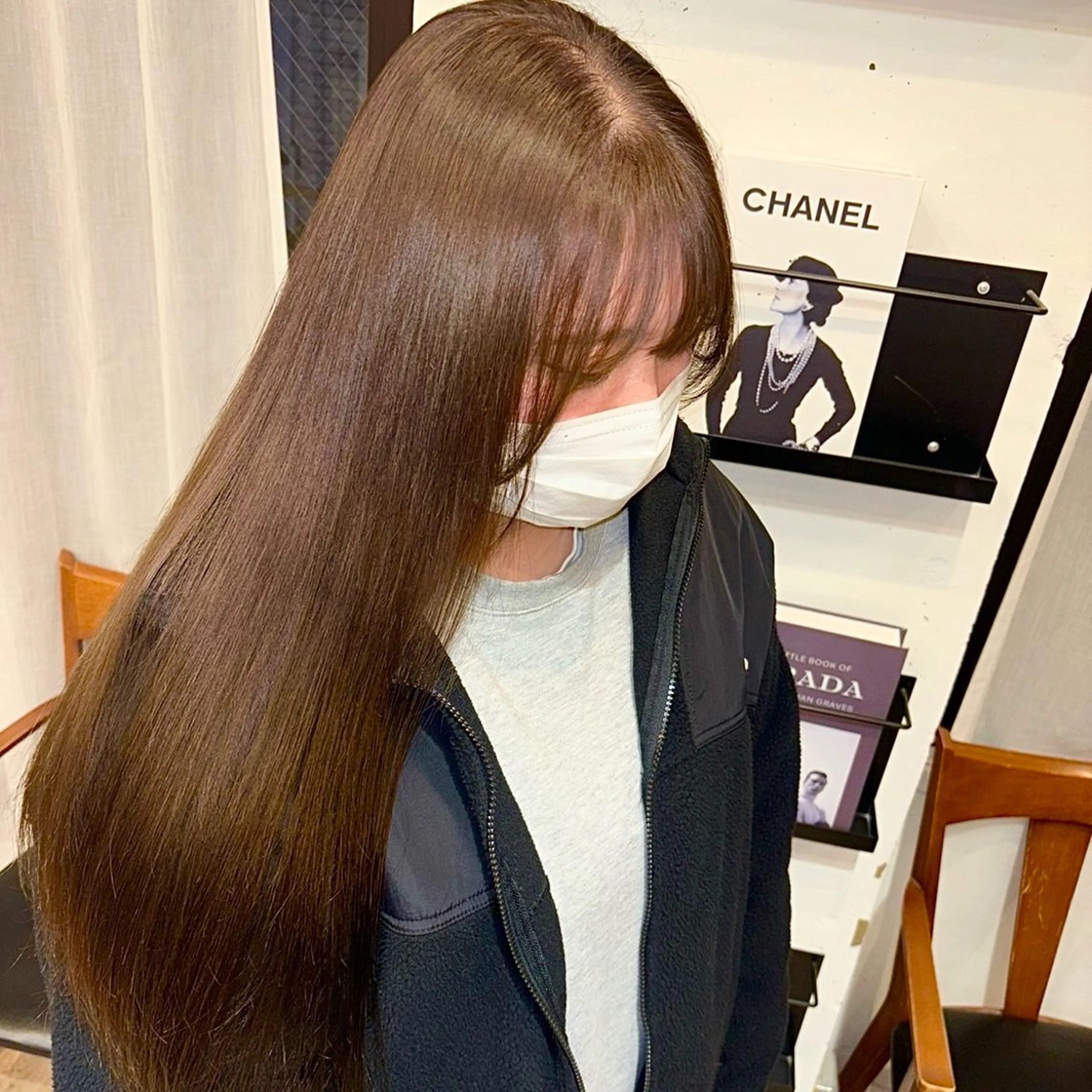 カラー 新原 陽那のヘアスタイル